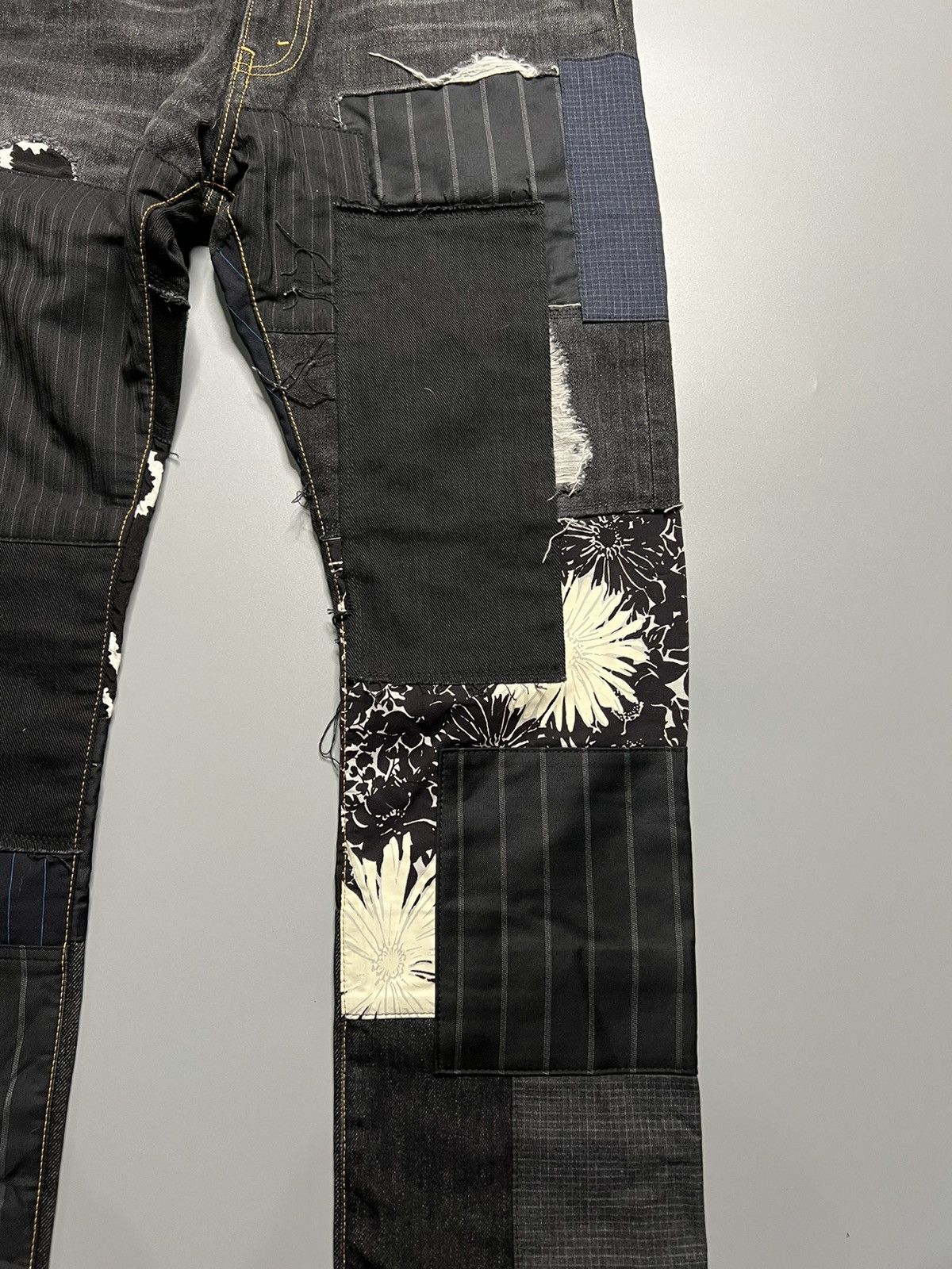 Comme des Garcons Junya watanabe-S/S17 distressed patchwork denim pants Size US 31 - 6 Thumbnail