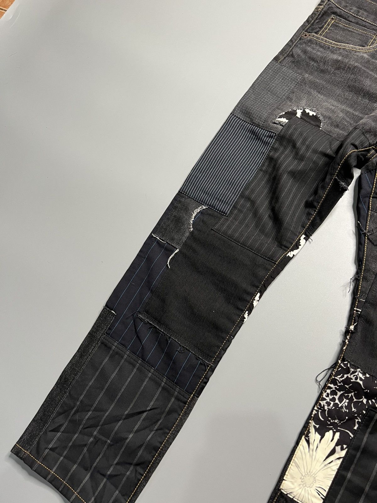 Comme des Garcons Junya watanabe-S/S17 distressed patchwork denim pants Size US 31 - 7 Thumbnail