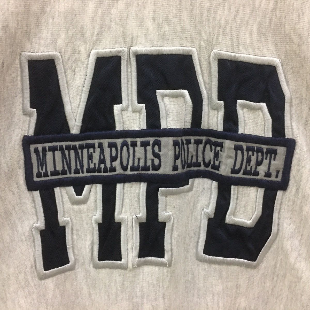 Vintage Vintage Minneapolis Police Department Sweatshirt Crewneck Size US L / EU 52-54 / 3 - 3 Thumbnail