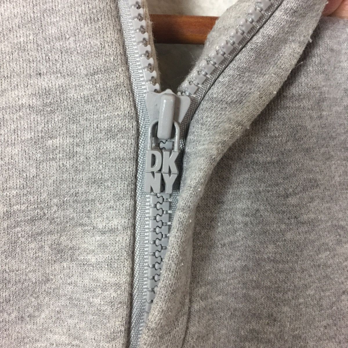 DKNY × Vintage Vintage DKNY Sweatshirt DKNY USA DKNY Donna Karan New York Size US M / EU 48-50 / 2 - 3 Thumbnail