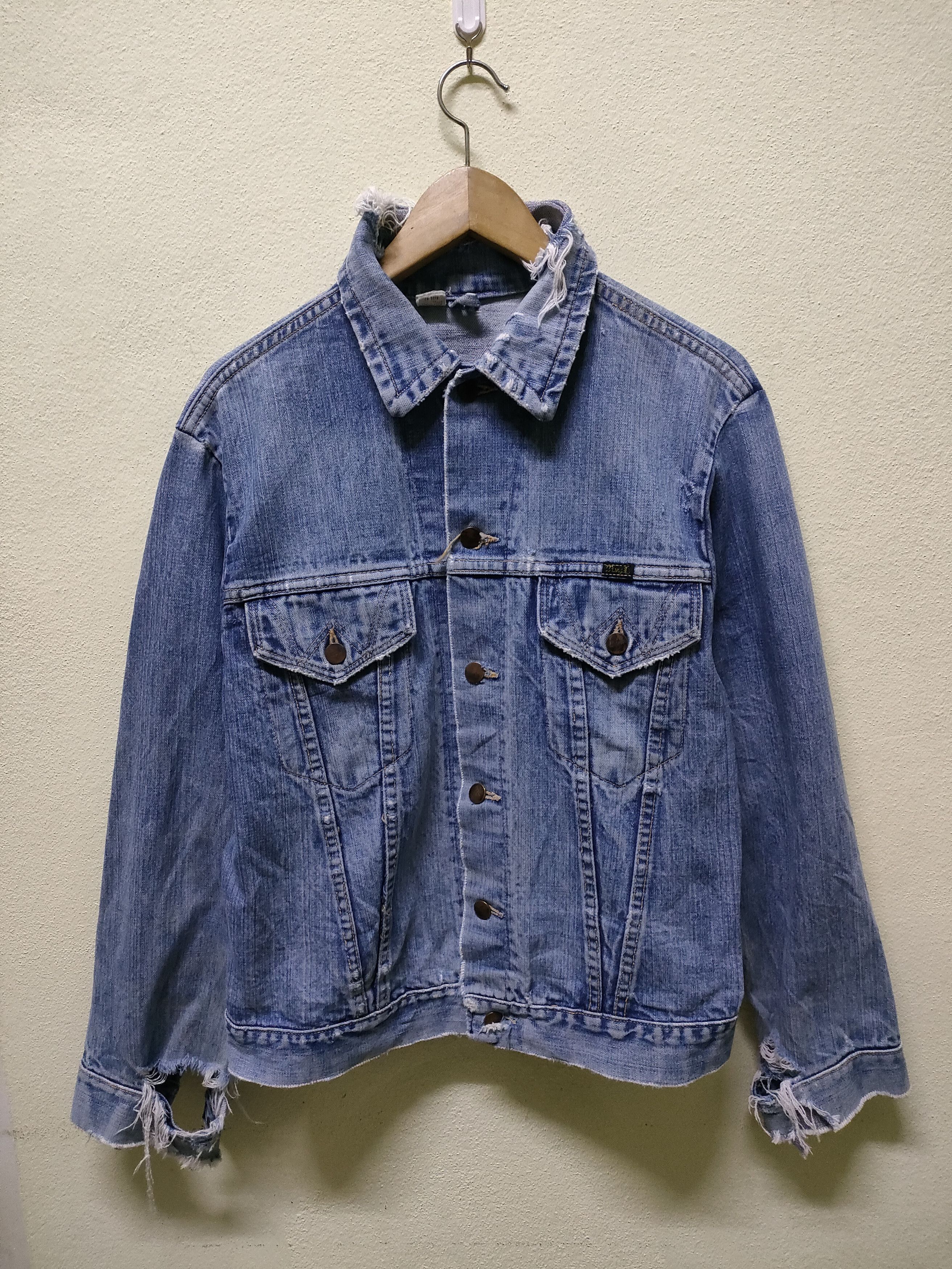 Vintage × Wrangler Vintage Wrangler Distressed Denim Jacket Size US M / EU 48-50 / 2 - 1 Thumbnail
