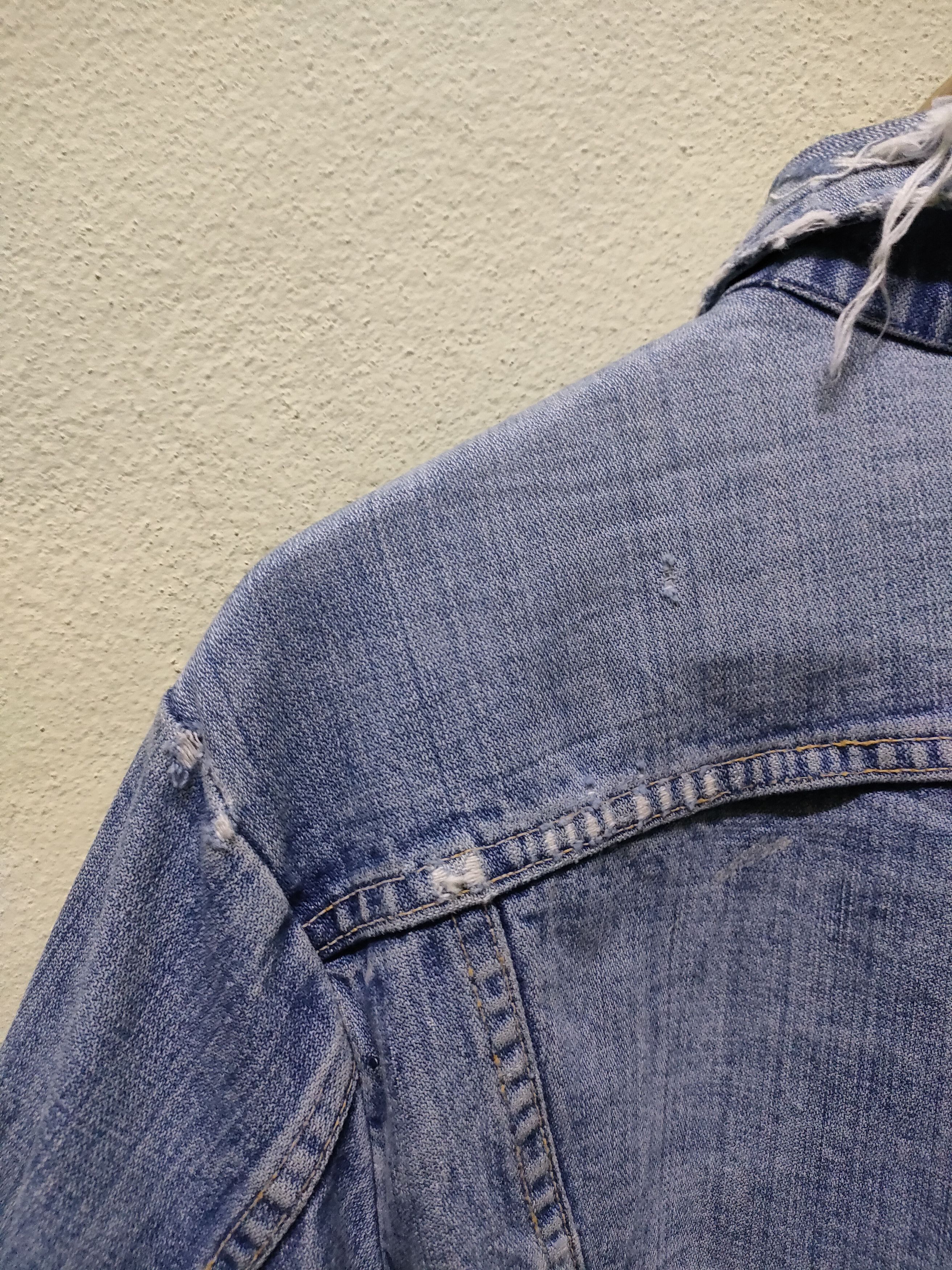 Vintage × Wrangler Vintage Wrangler Distressed Denim Jacket Size US M / EU 48-50 / 2 - 2 Thumbnail