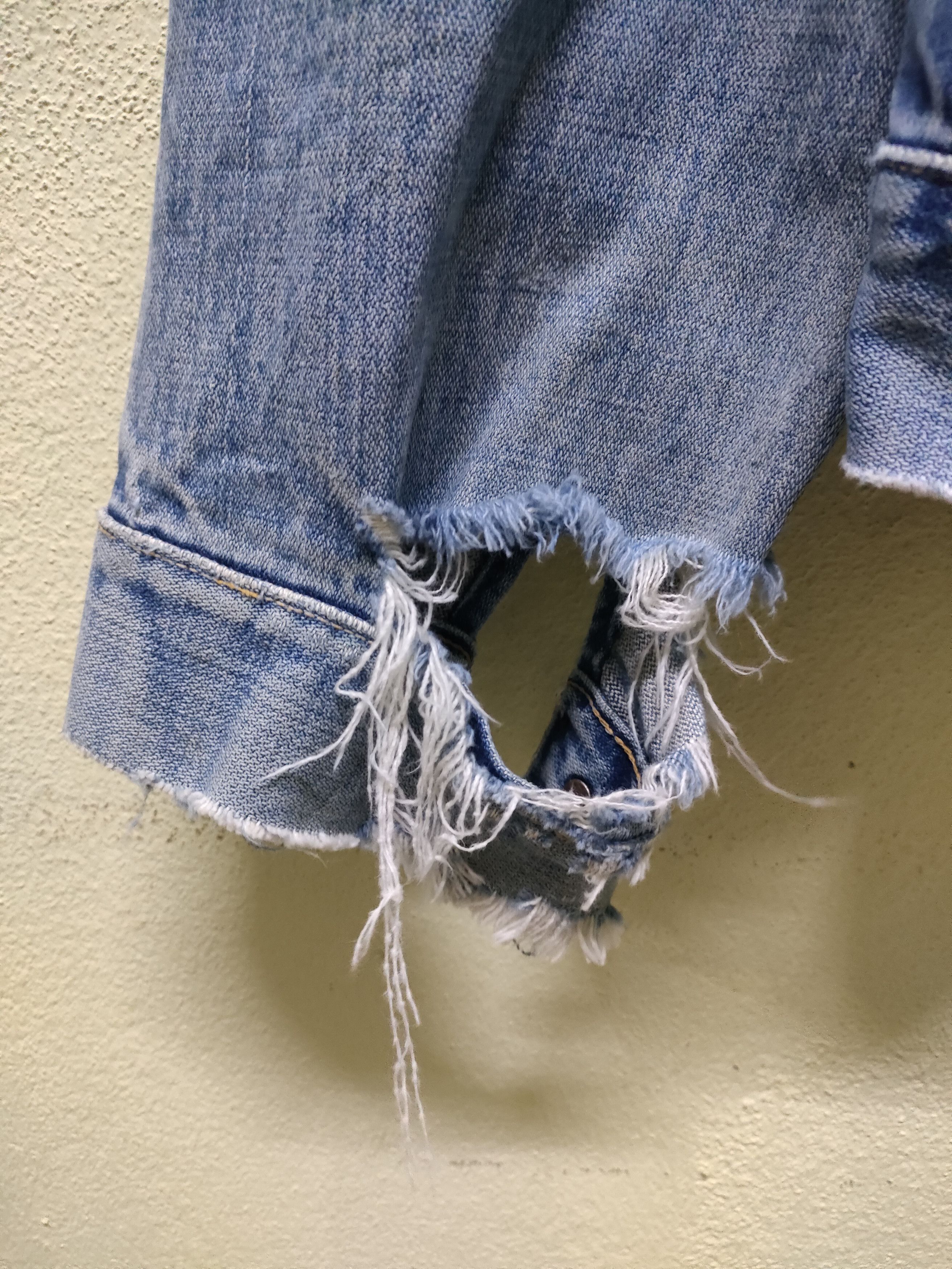 Vintage × Wrangler Vintage Wrangler Distressed Denim Jacket Size US M / EU 48-50 / 2 - 11 Thumbnail