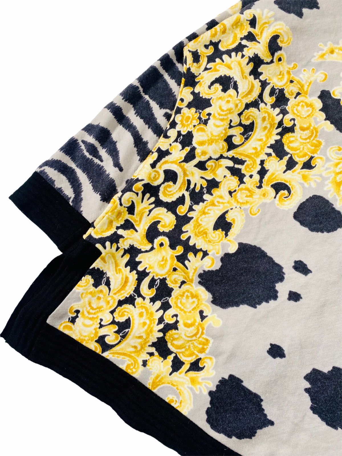 Japanese Brand 🖤BLACKFRIDAY🖤1990s Vicenzo Cineli - Gold Paisley Cardigan Size US L / EU 52-54 / 3 - 6 Thumbnail