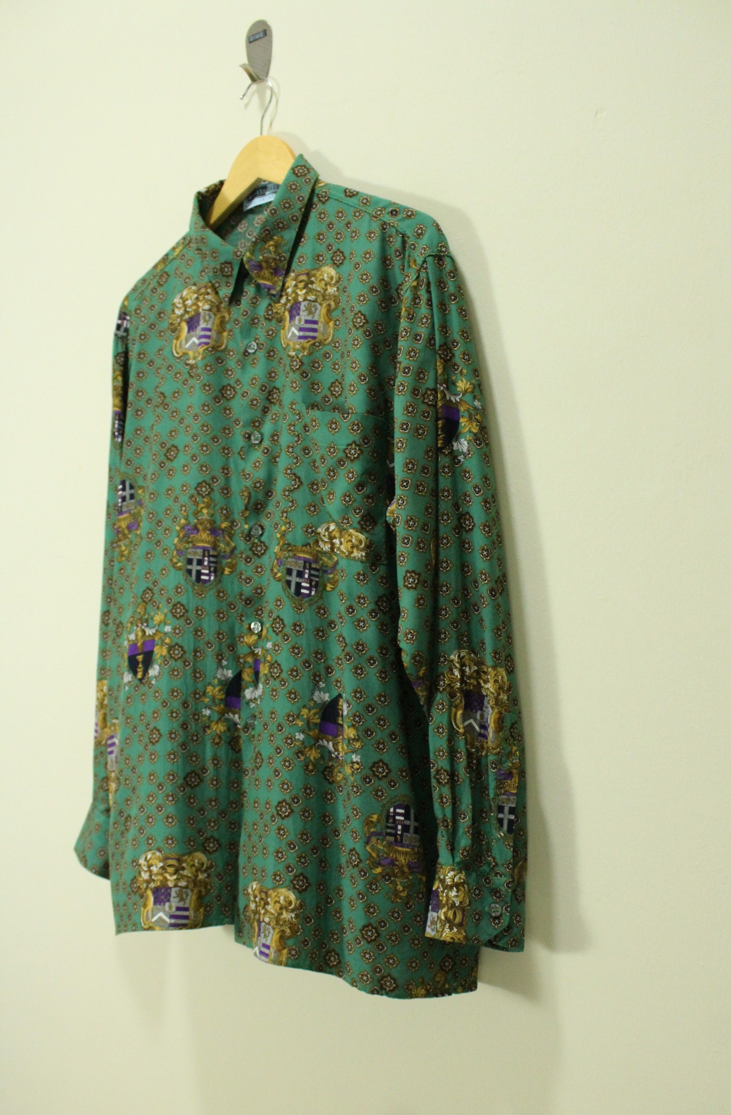 Vintage Vintage Shirt Monogram Logo Italy Baroque Style Shirt Rayon Size US M / EU 48-50 / 2 - 2 Thumbnail