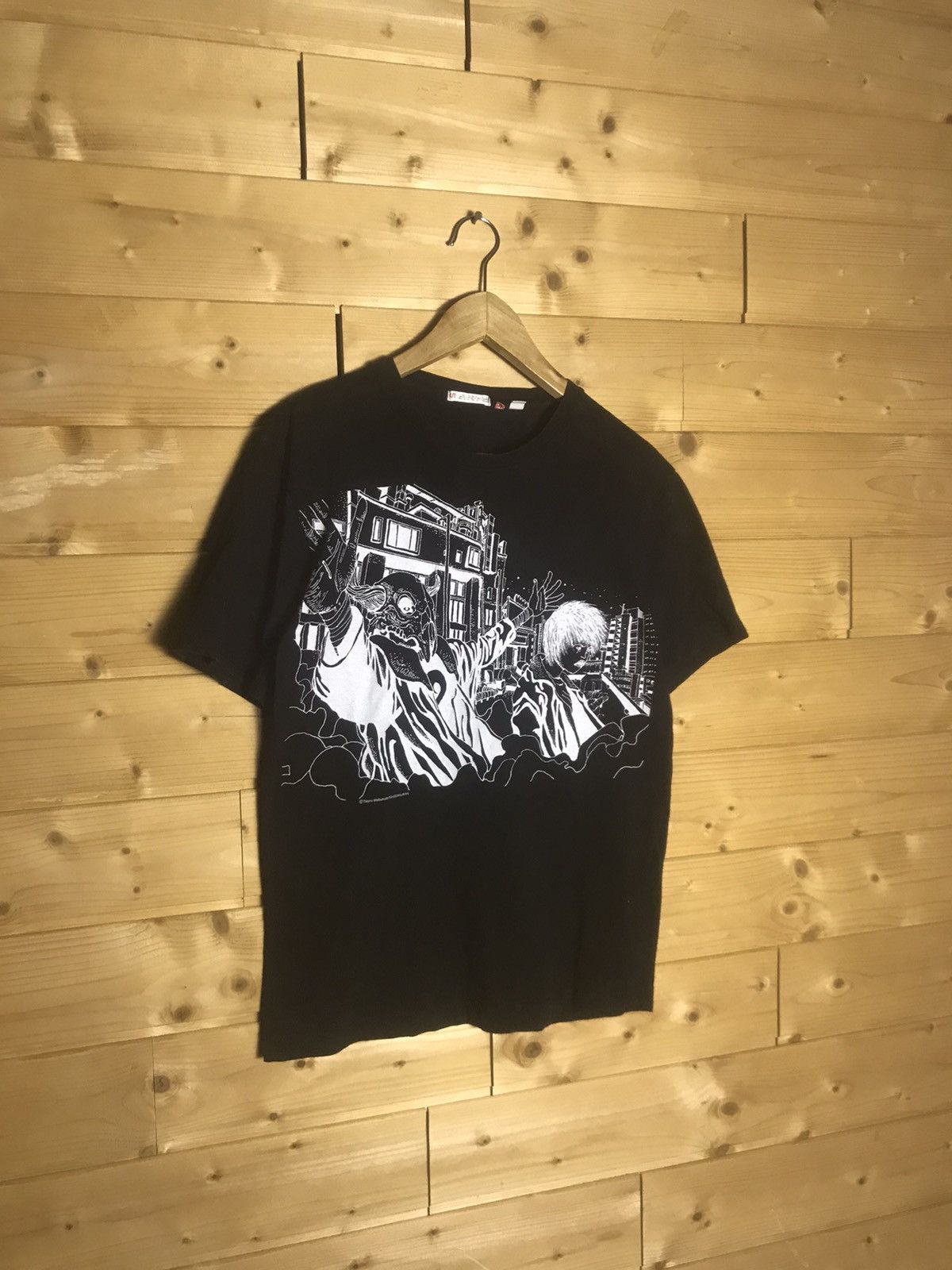 Uniqlo Rare Uniqlo X Taiyou Matsumoto t-shirt Size US S / EU 44-46 / 1 - 2 Thumbnail