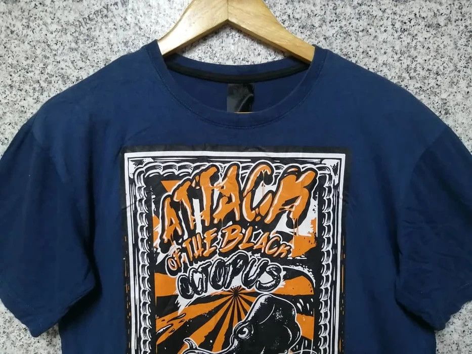 Expert Horror × Vintage TEE MOVIE ATTACK OF THE BLACK OCTOPUS VERY RARE Size US M / EU 48-50 / 2 - 3 Thumbnail