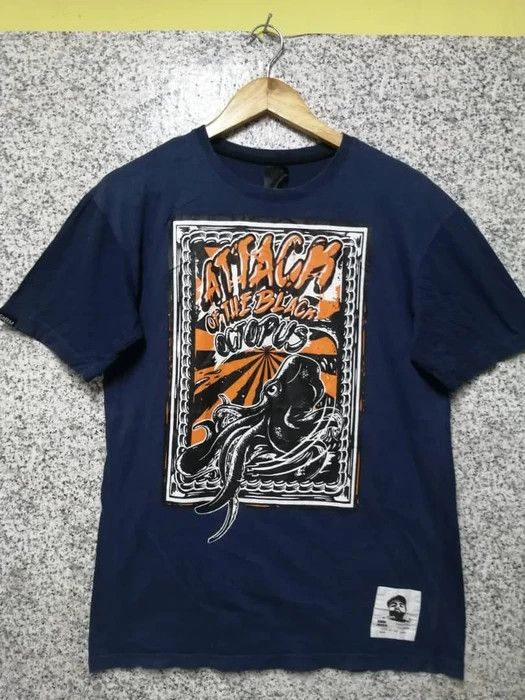 Expert Horror × Vintage TEE MOVIE ATTACK OF THE BLACK OCTOPUS VERY RARE Size US M / EU 48-50 / 2 - 1 Thumbnail