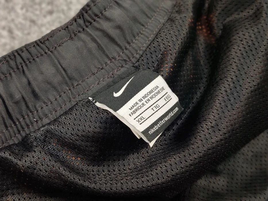 Nike Vintage Nike Shorts Gray Logo swoosh casual Y2K Streetwear Size US 36 / EU 52 - 9 Thumbnail