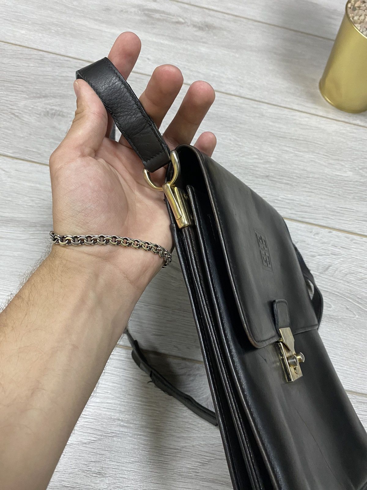 Givenchy Givenchy Gentelman with Key leather shoulder bag Size ONE SIZE - 8 Thumbnail