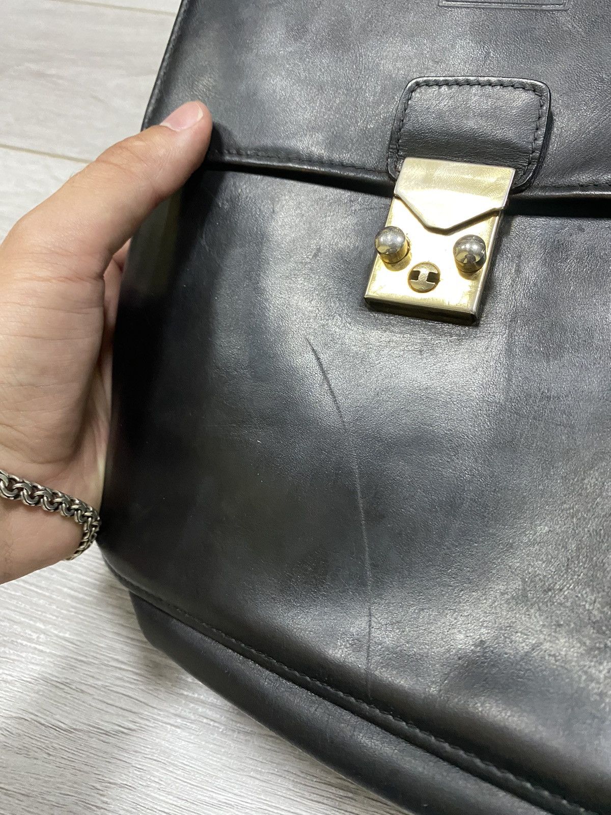 Givenchy Givenchy Gentelman with Key leather shoulder bag Size ONE SIZE - 13 Thumbnail
