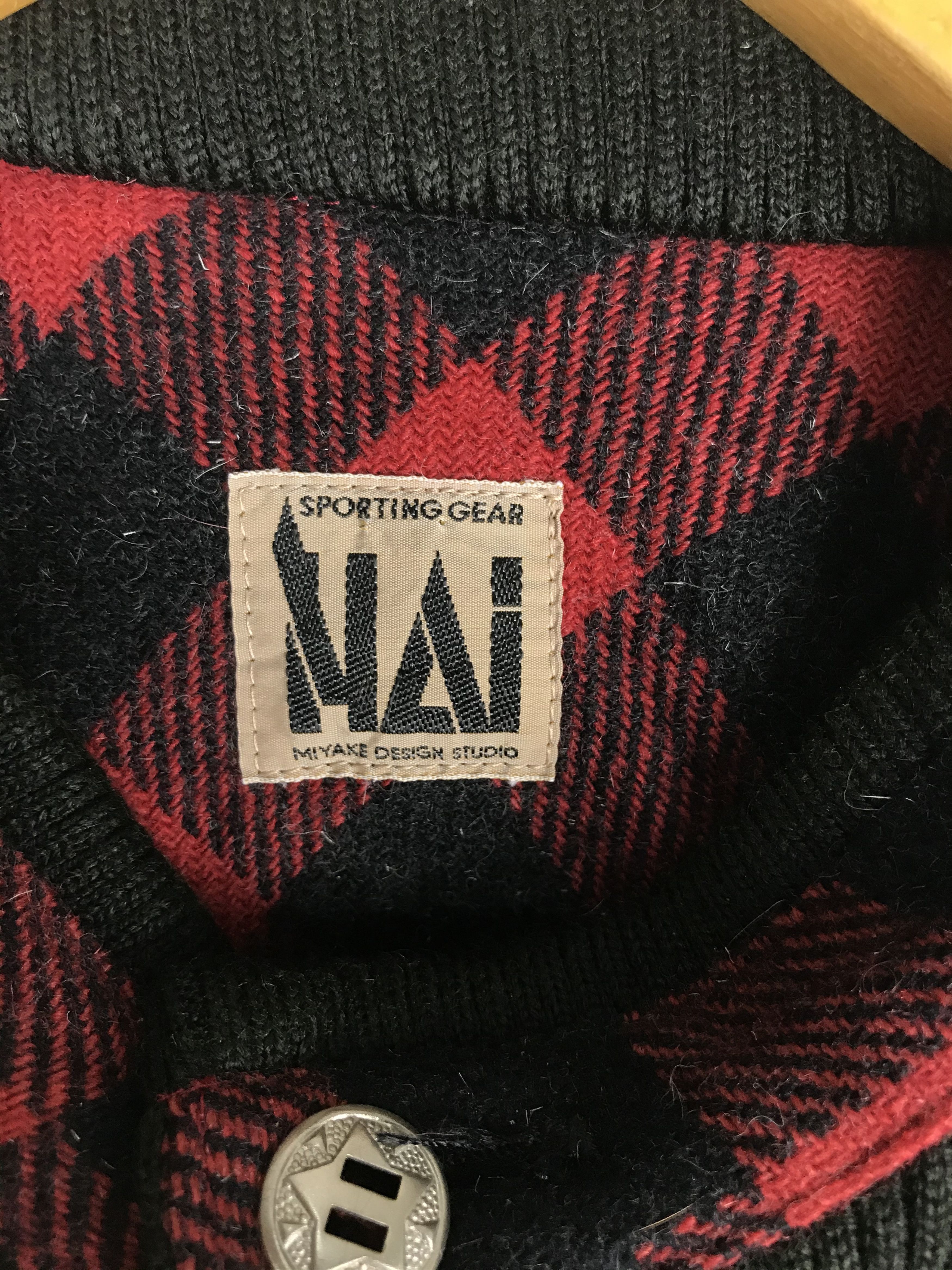 Hai Sporting Gear Vintage Hai sporting Gear by Issey Miyake Tartan Jacket Size US M / EU 48-50 / 2 - 7 Thumbnail