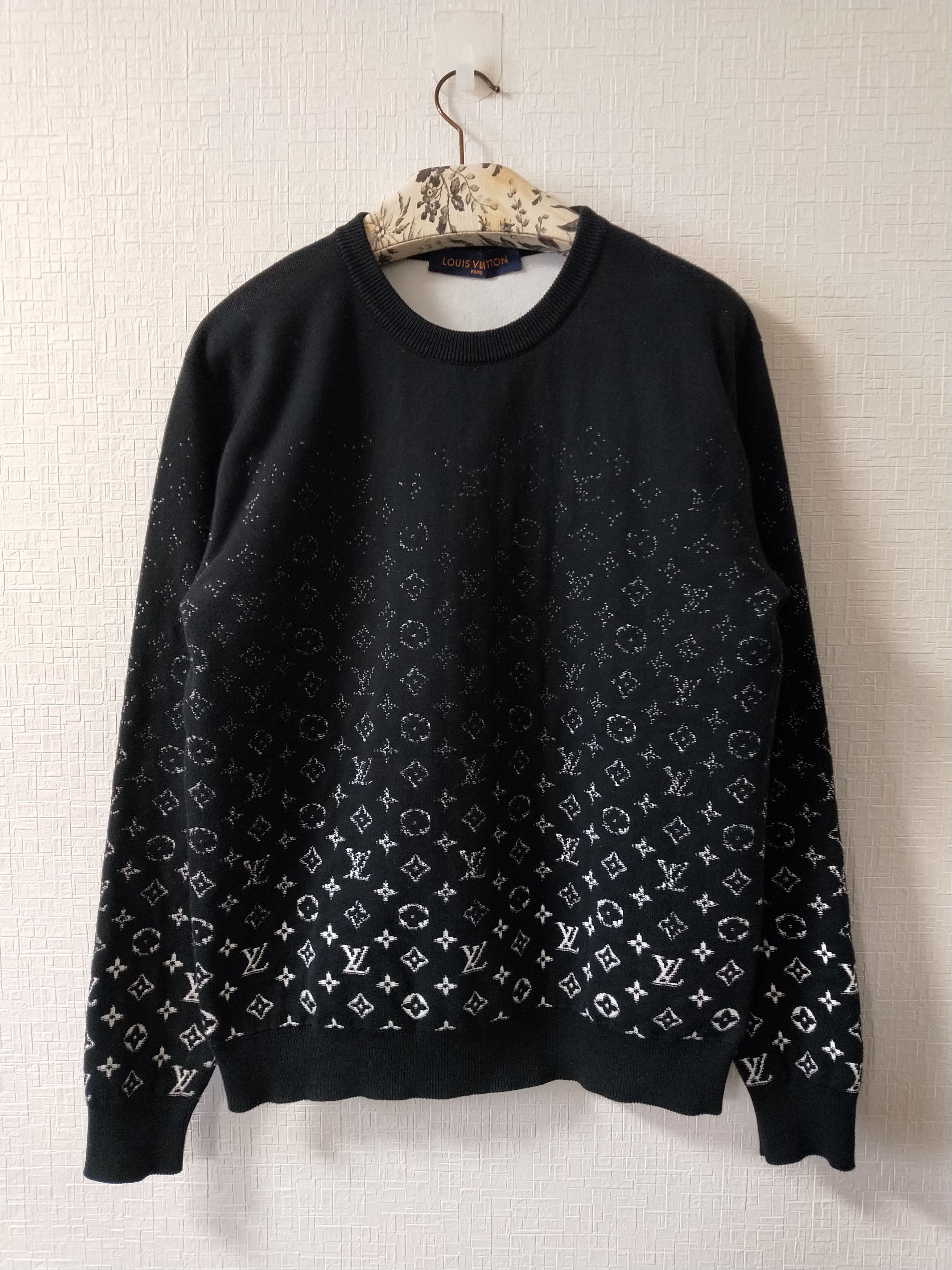 Products By Louis Vuitton: Gradient Monogram Crewneck