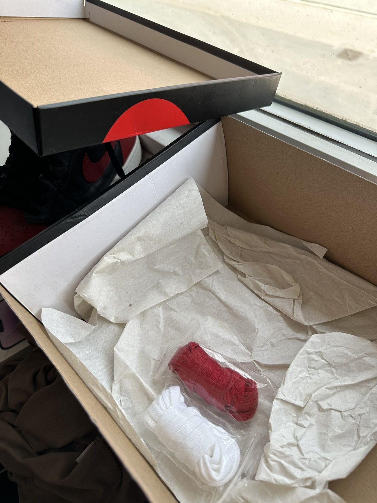 Jordan Brand Jordan 1 Bred Banned 2016 Size US 10 / EU 43 - 13 Thumbnail