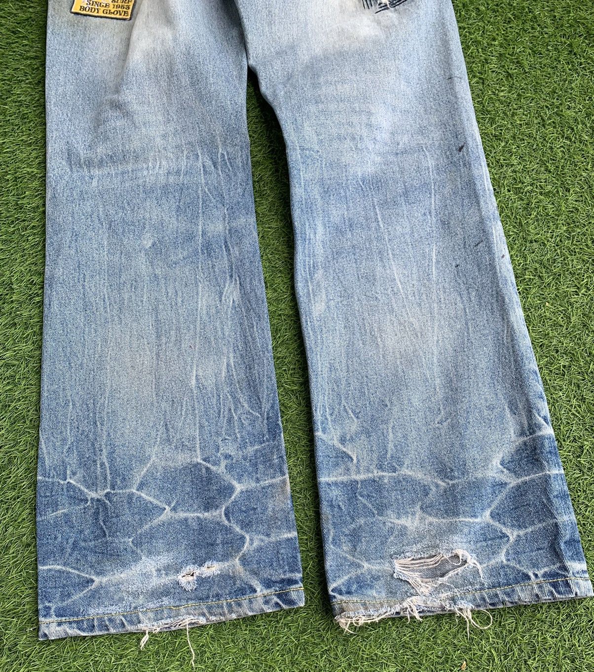 Body Glove Distressed Body Glove Embroidery Patch Denim Pant Size US 34 / EU 50 - 8 Thumbnail