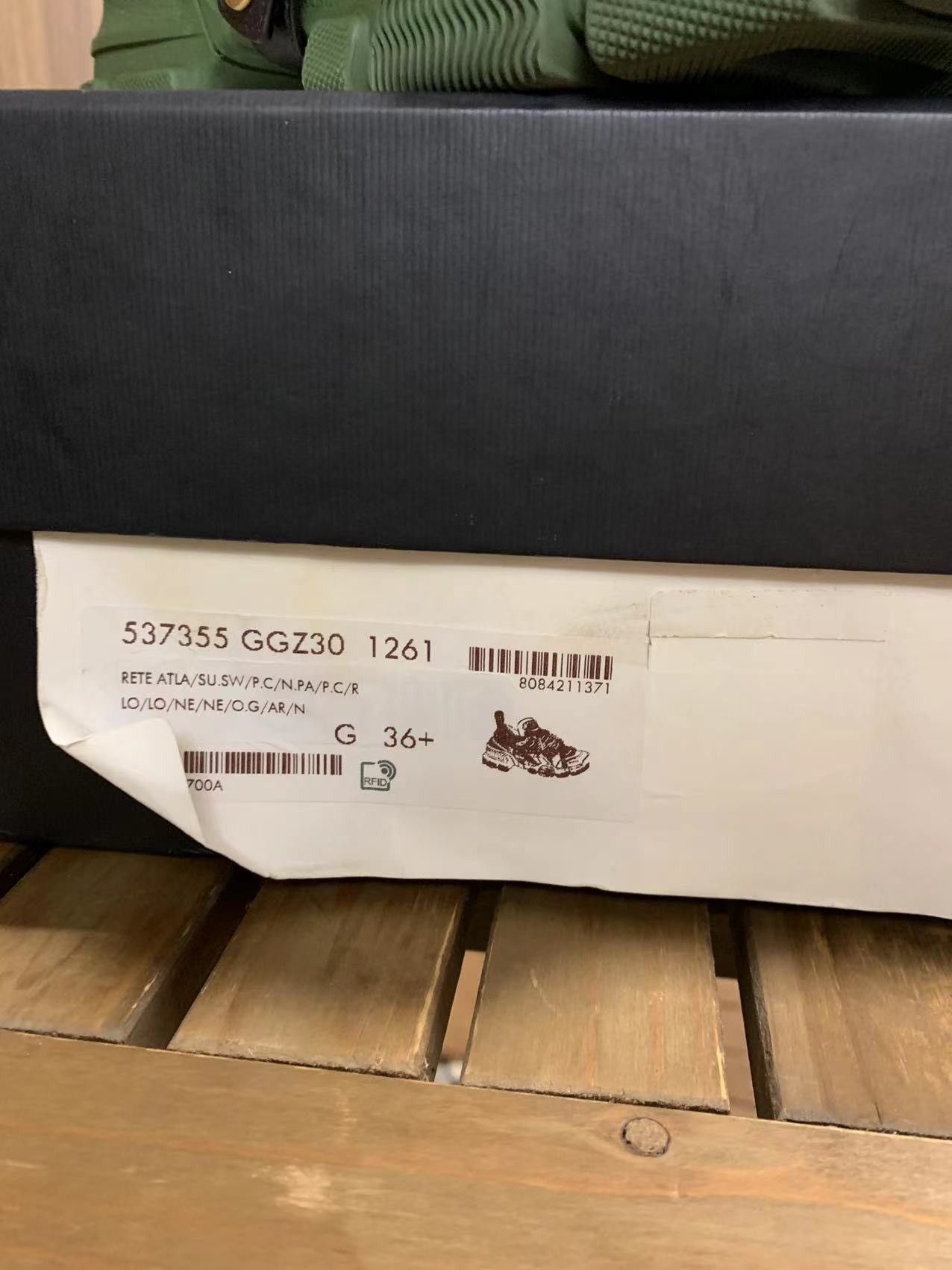 Gucci Gucci Flashtrek sneaker size 36.5 Italy Women 6.5 Size US 6.5 / IT 36.5 - 9 Thumbnail