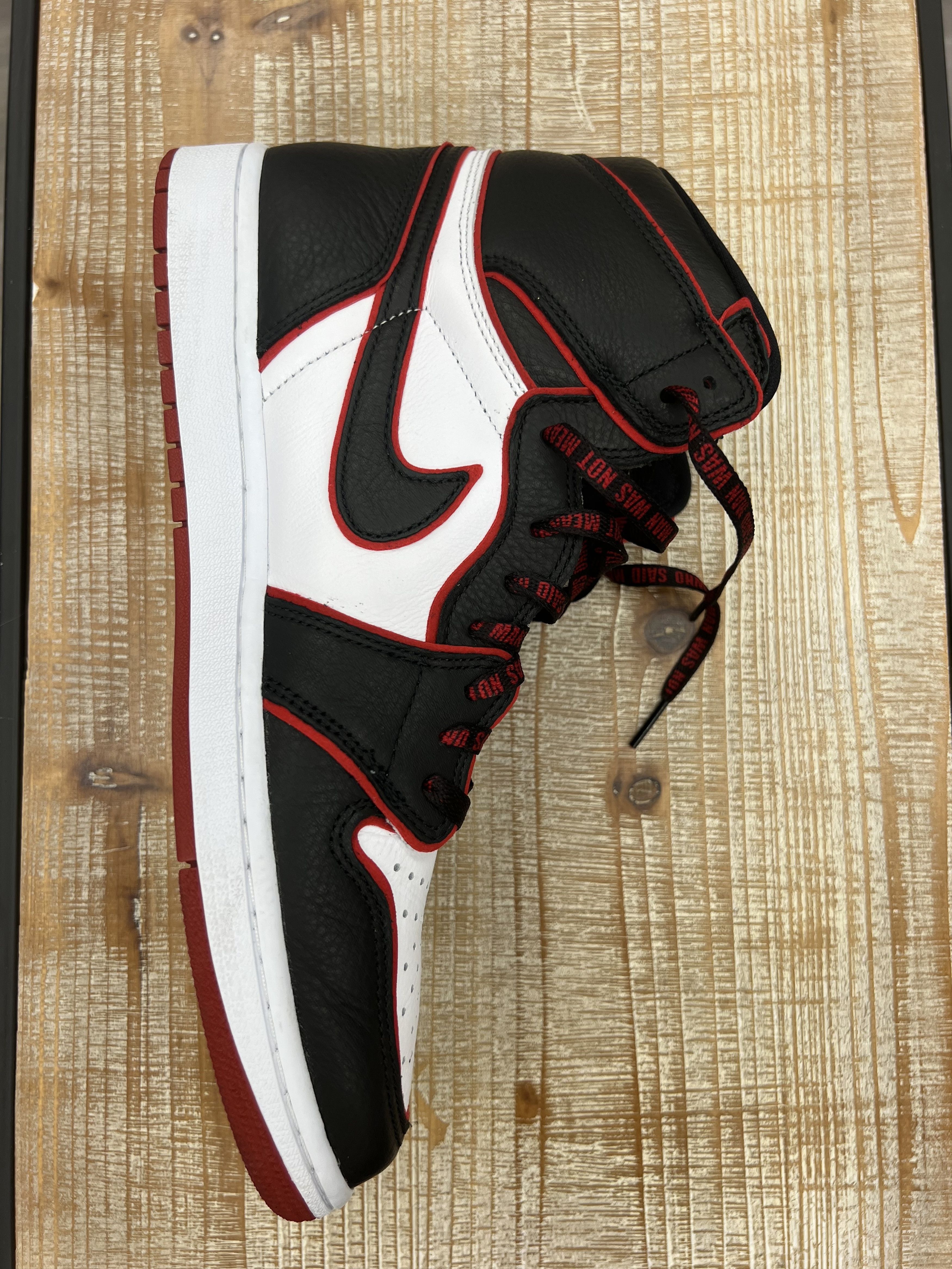 Jordan Brand Air Jordan 1 Retro High Bloodline Size US 12 / EU 45 - 10 Thumbnail