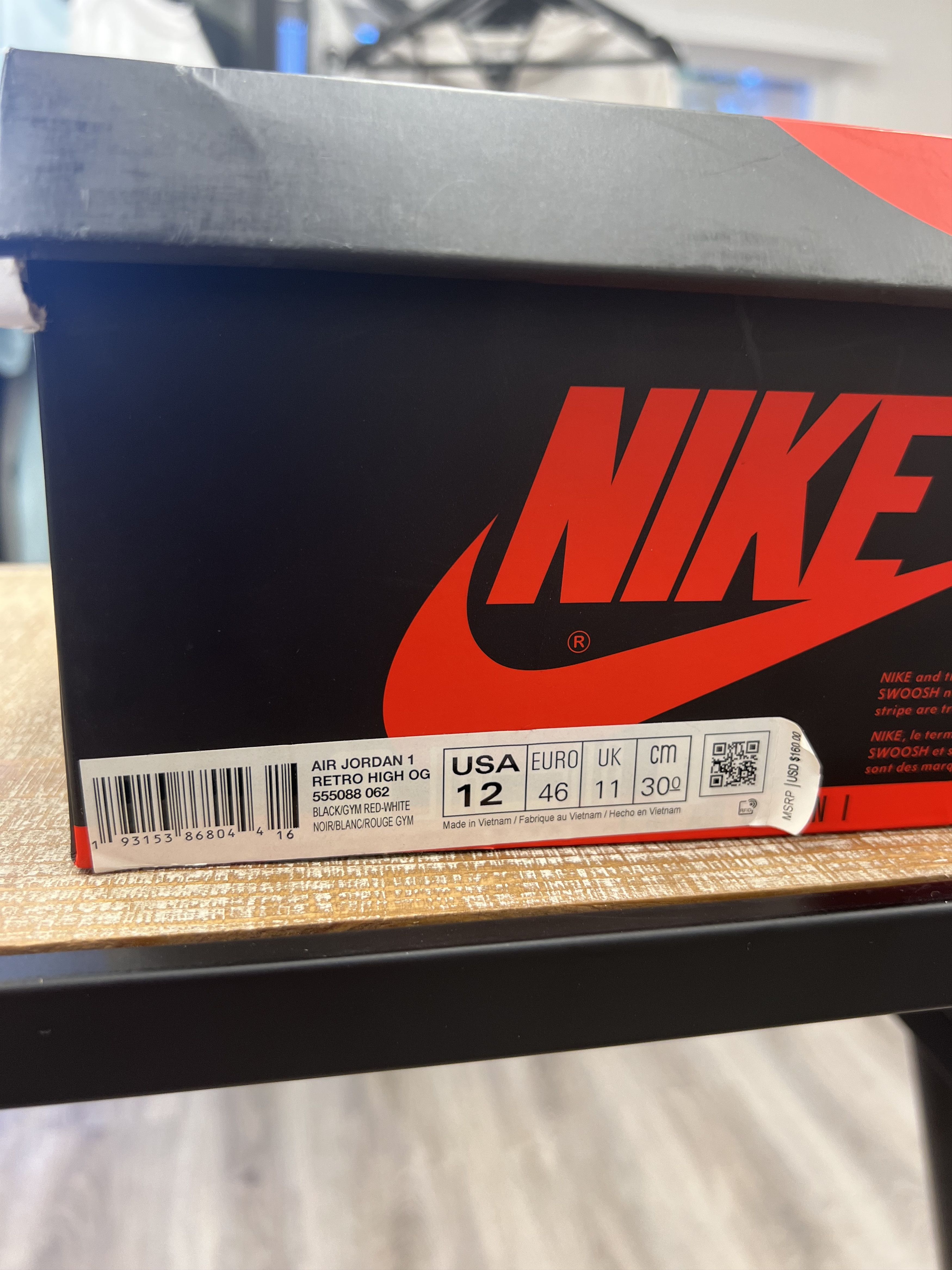 Jordan Brand Air Jordan 1 Retro High Bloodline Size US 12 / EU 45 - 2 Thumbnail
