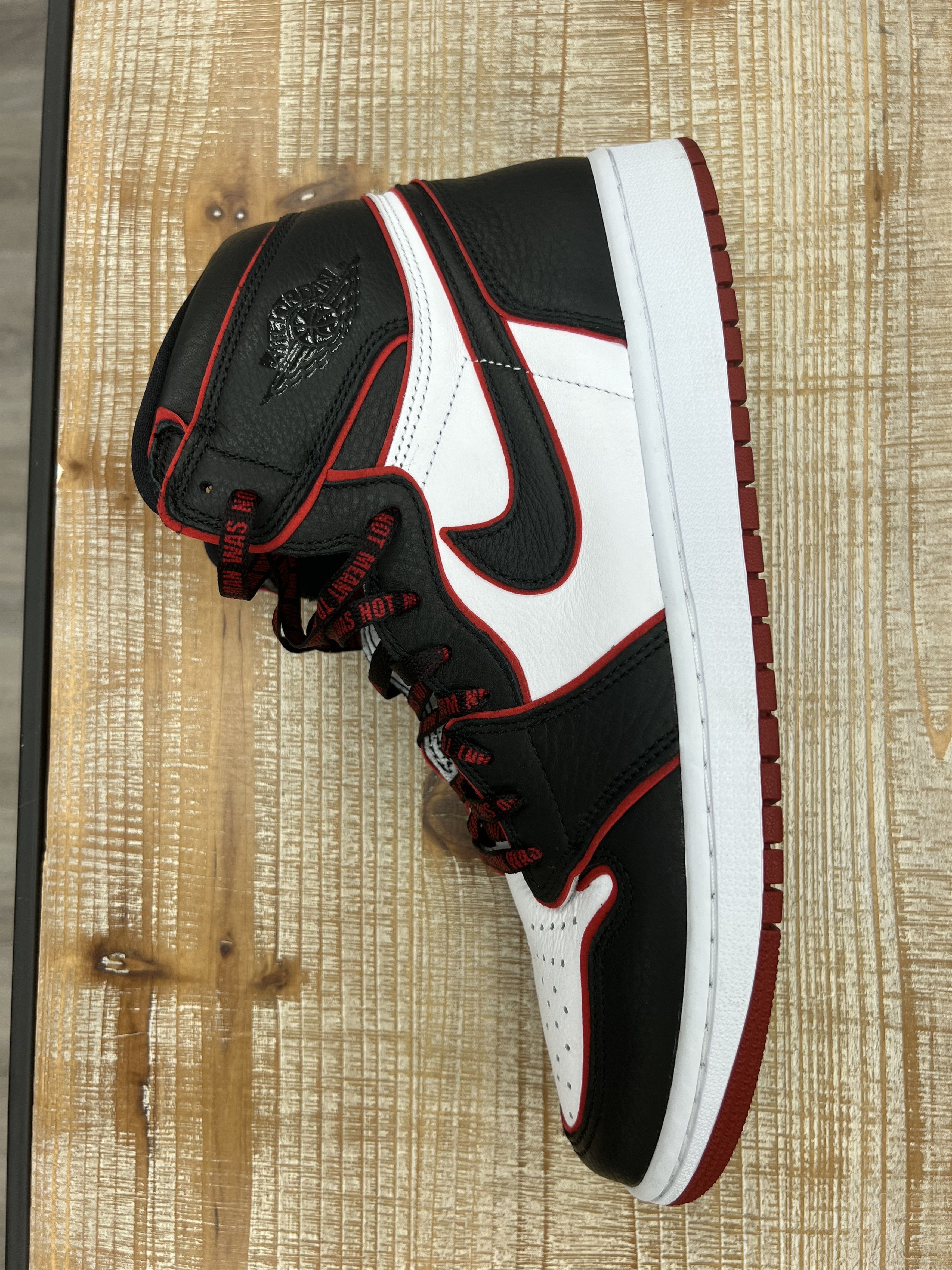 Jordan Brand Air Jordan 1 Retro High Bloodline Size US 12 / EU 45 - 9 Thumbnail