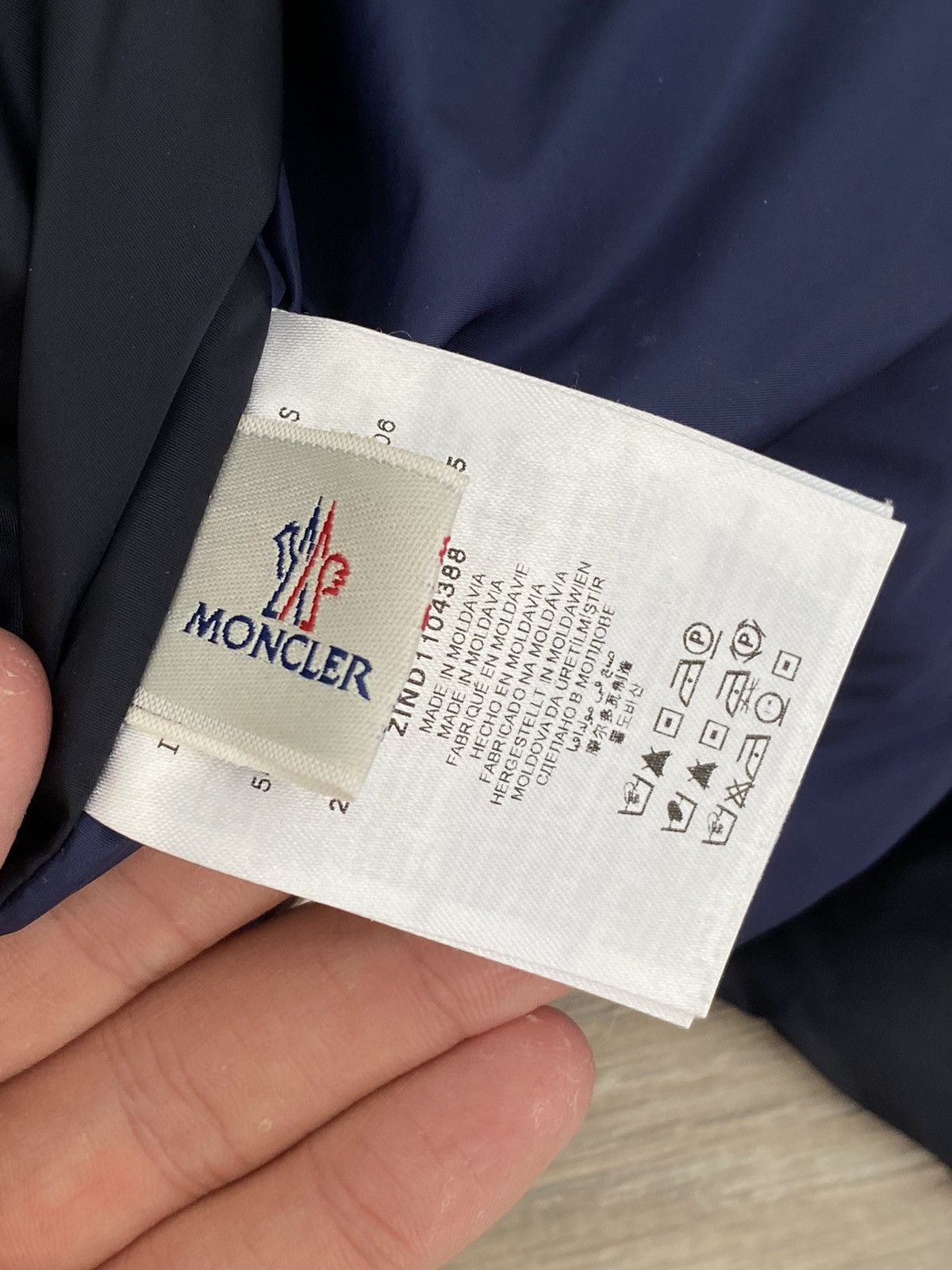 Moncler Moncler Bertrand hooded windbreaker jacket Size US L / EU 52-54 / 3 - 11 Thumbnail
