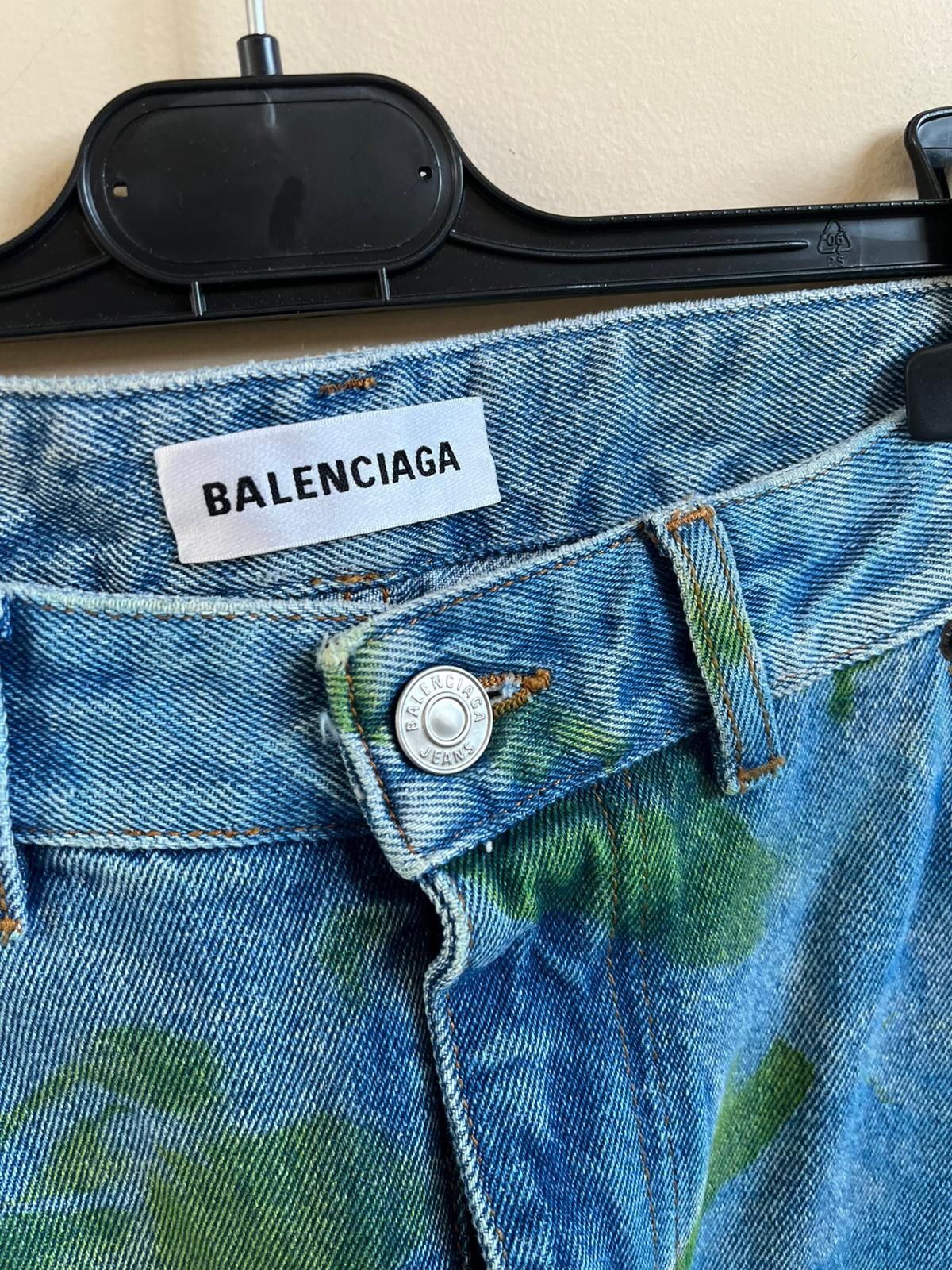 Balenciaga o1rshd1 Oversized Earth Print Denim in Multicolor Size US 32 / EU 48 - 9 Thumbnail