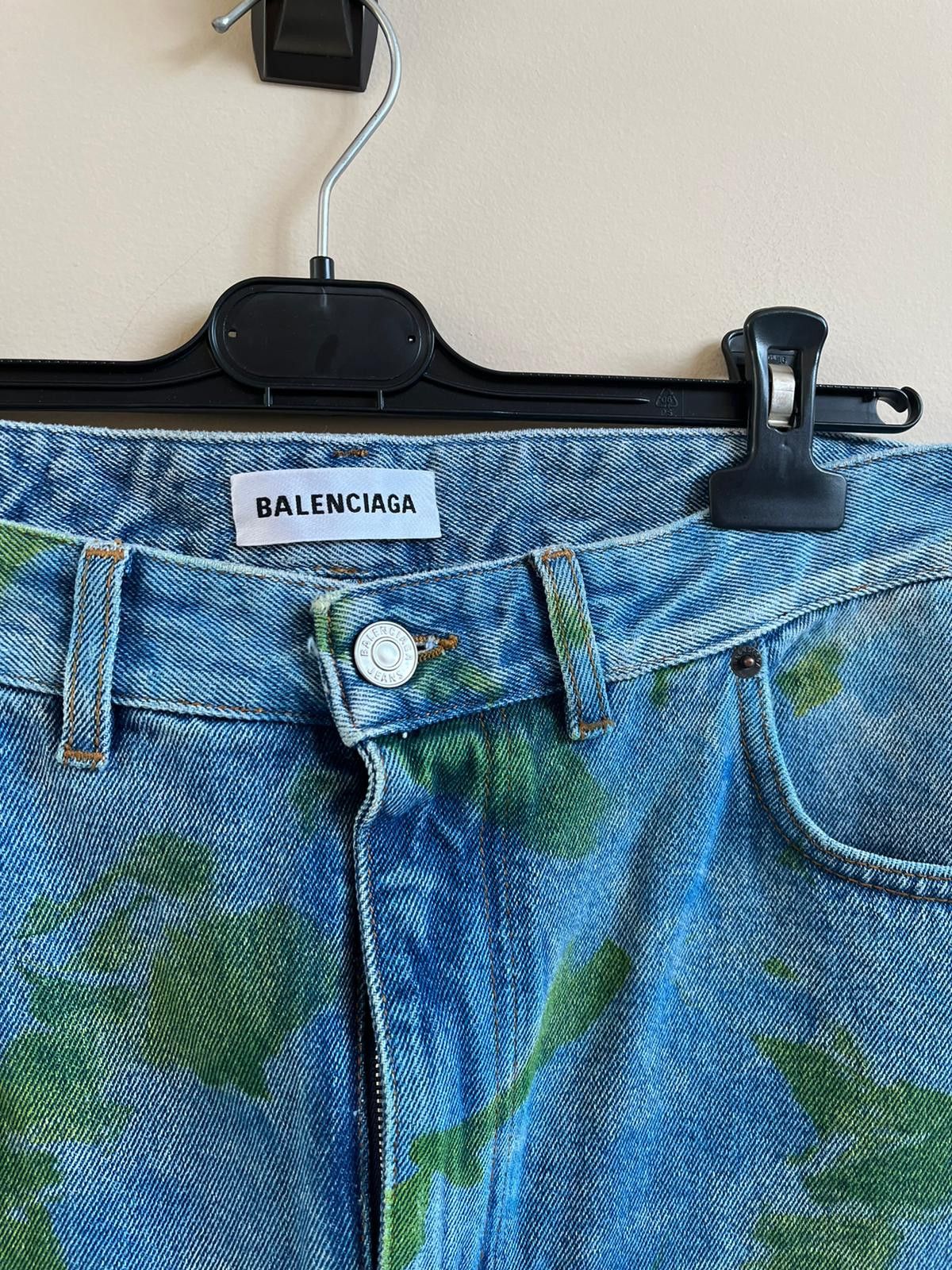 Balenciaga o1rshd1 Oversized Earth Print Denim in Multicolor Size US 32 / EU 48 - 12 Thumbnail