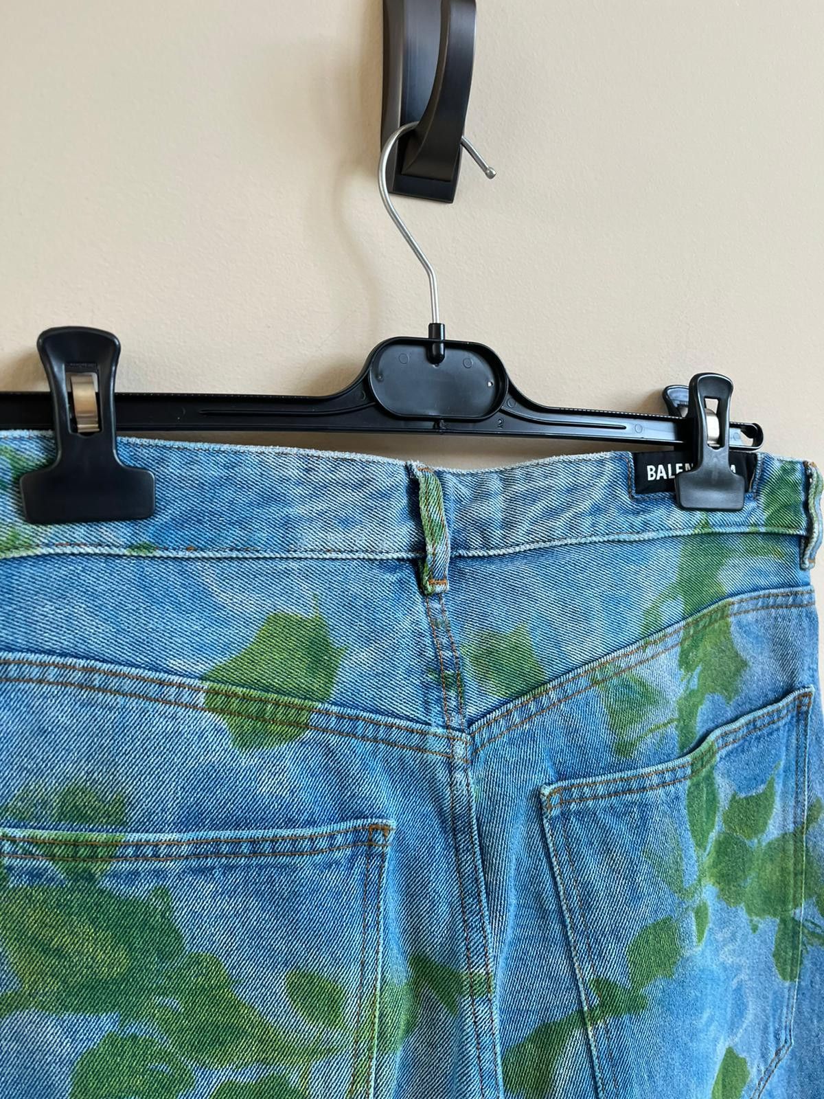 Balenciaga o1rshd1 Oversized Earth Print Denim in Multicolor Size US 32 / EU 48 - 13 Thumbnail