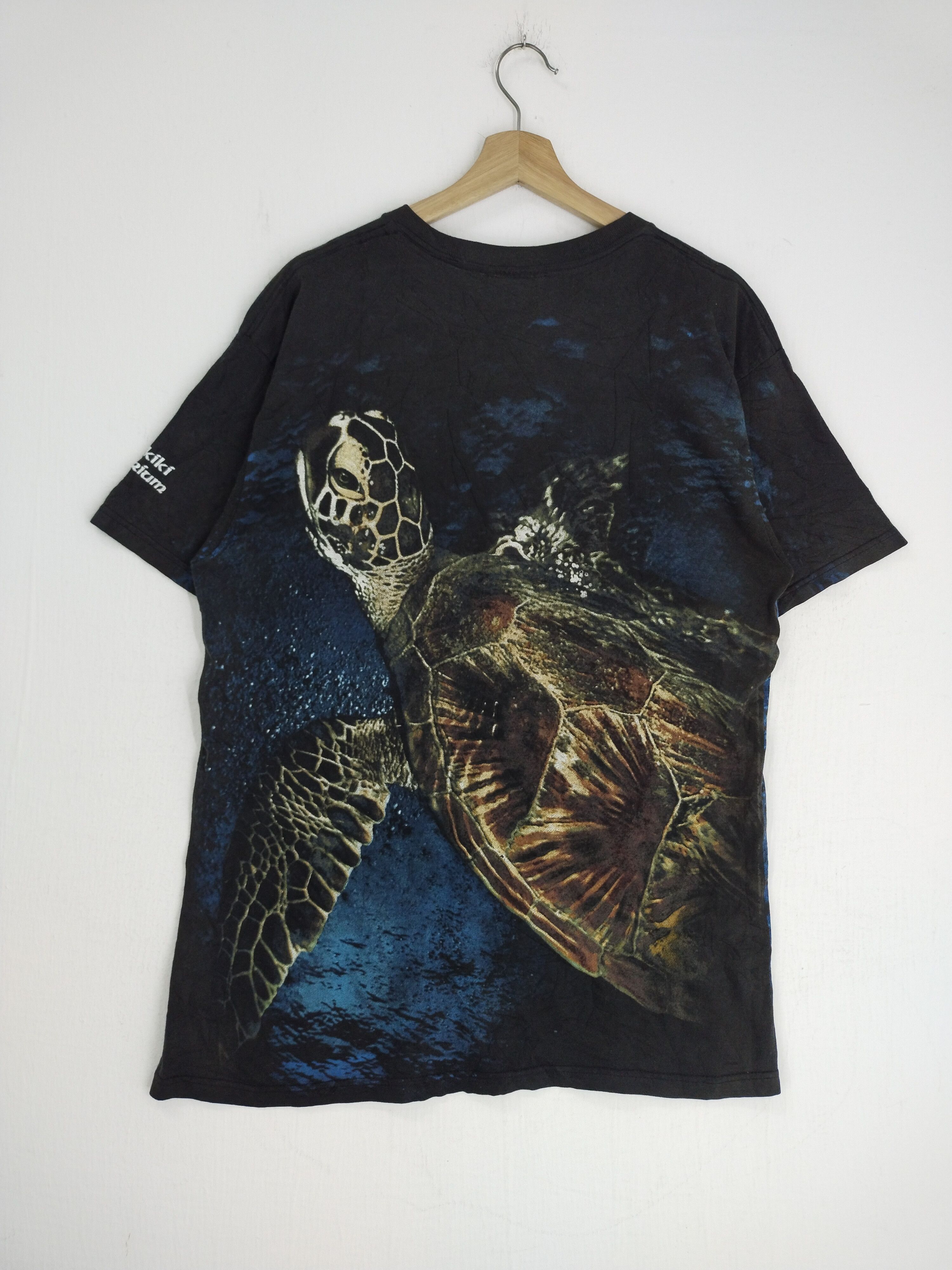 Vintage VINTAGE 90s WAIKIKI AQUARIUM OVERPRINT TURTLE SURT TEE Size US M / EU 48-50 / 2 - 5 Thumbnail