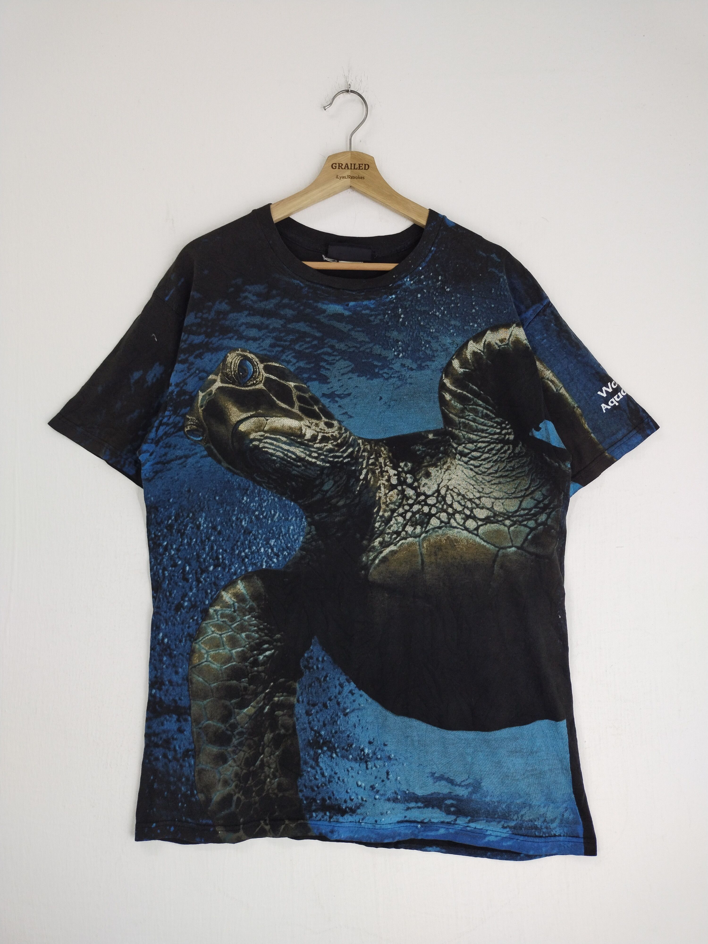 Vintage VINTAGE 90s WAIKIKI AQUARIUM OVERPRINT TURTLE SURT TEE Size US M / EU 48-50 / 2 - 2 Thumbnail