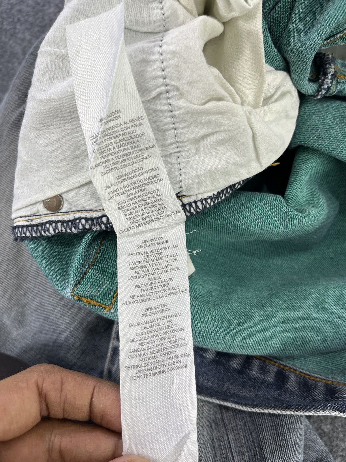 Armani Exchange Armani Exchange Faded Wash Jeans - J949 Size US 33 - 13 Thumbnail