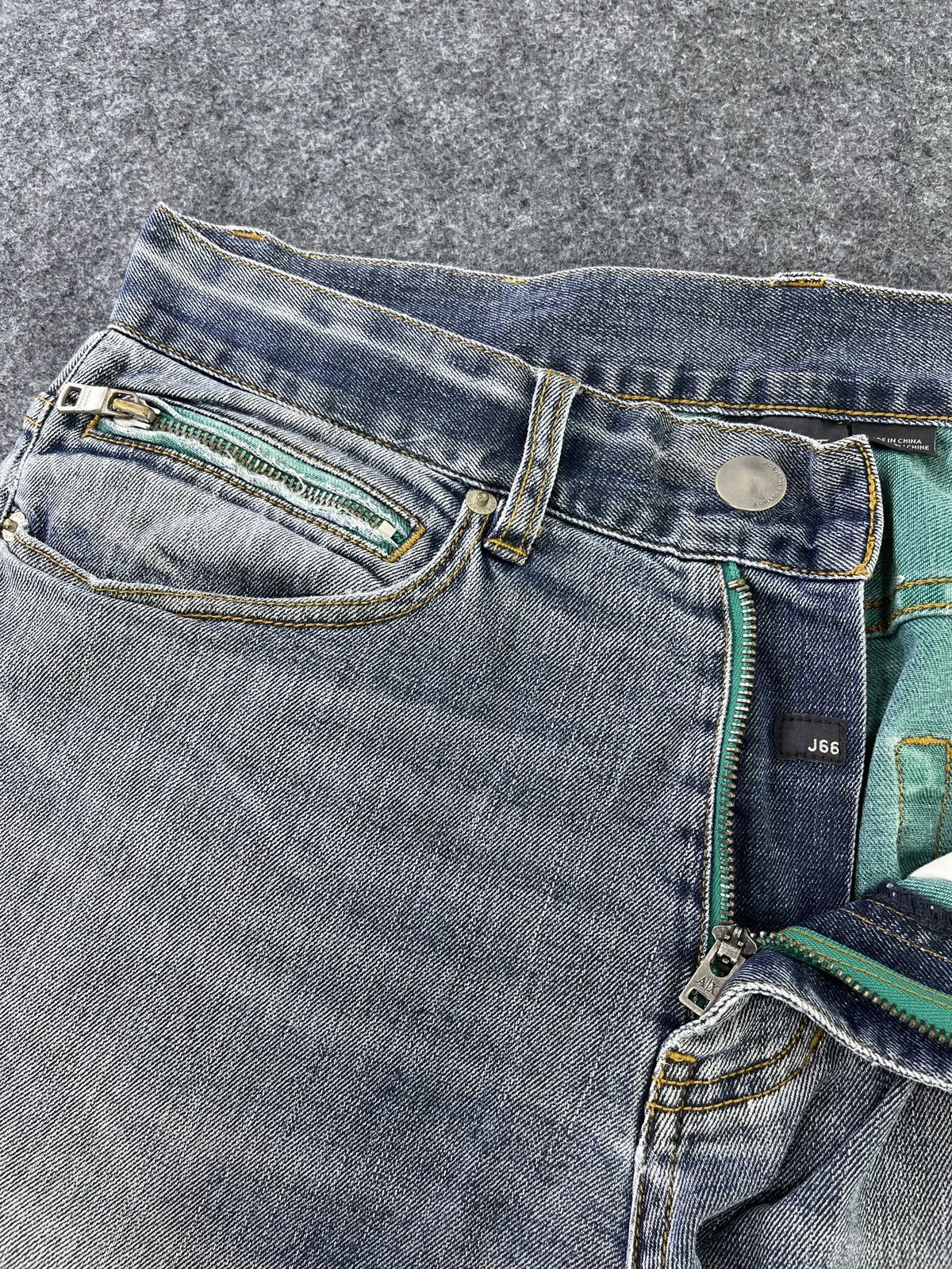 Armani Exchange Armani Exchange Faded Wash Jeans - J949 Size US 33 - 8 Thumbnail