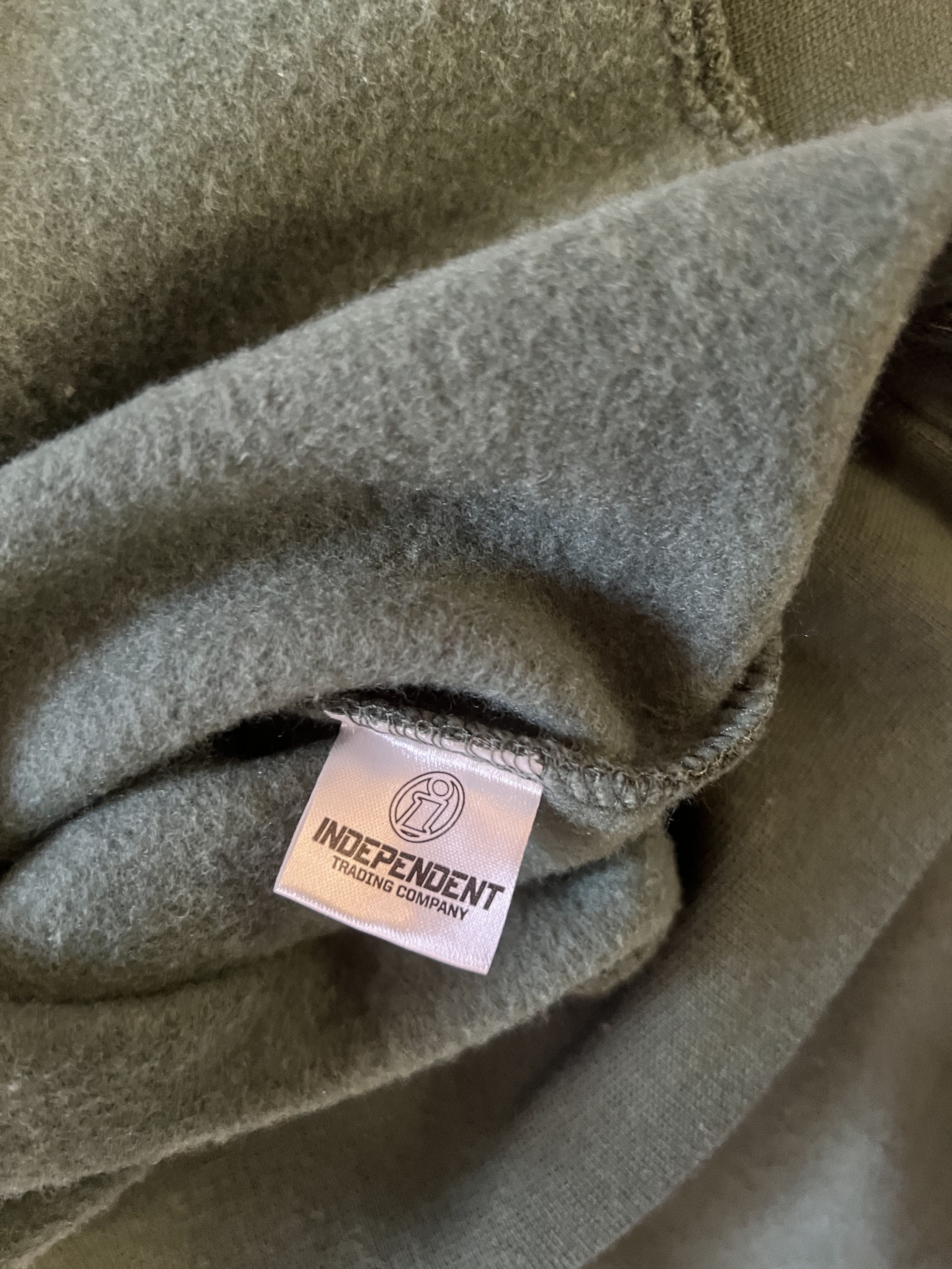 Sci-Fi Fantasy 💚 Sci-Fi Fantasy Embroidered Logo Hoodie Green Large NEW Size US L / EU 52-54 / 3 - 8 Thumbnail