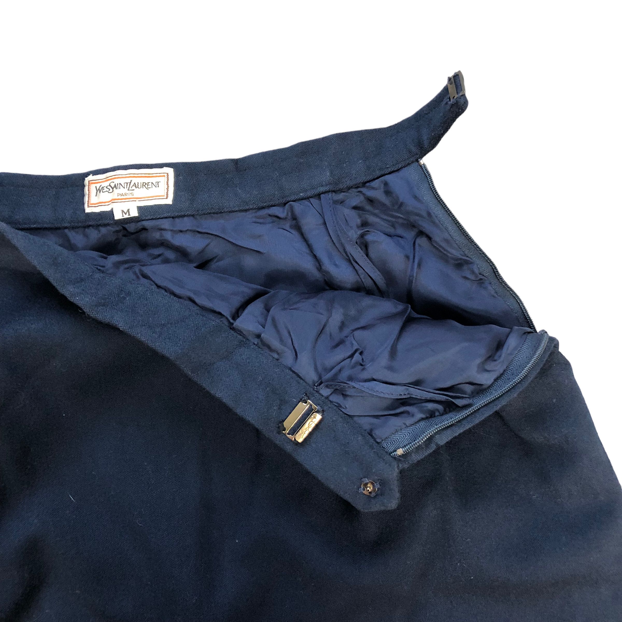 Yves Saint Laurent VINTAGE YSL MINI SKIRTS #7042-106 Size 24" / US 00 / IT 34 - 4 Thumbnail