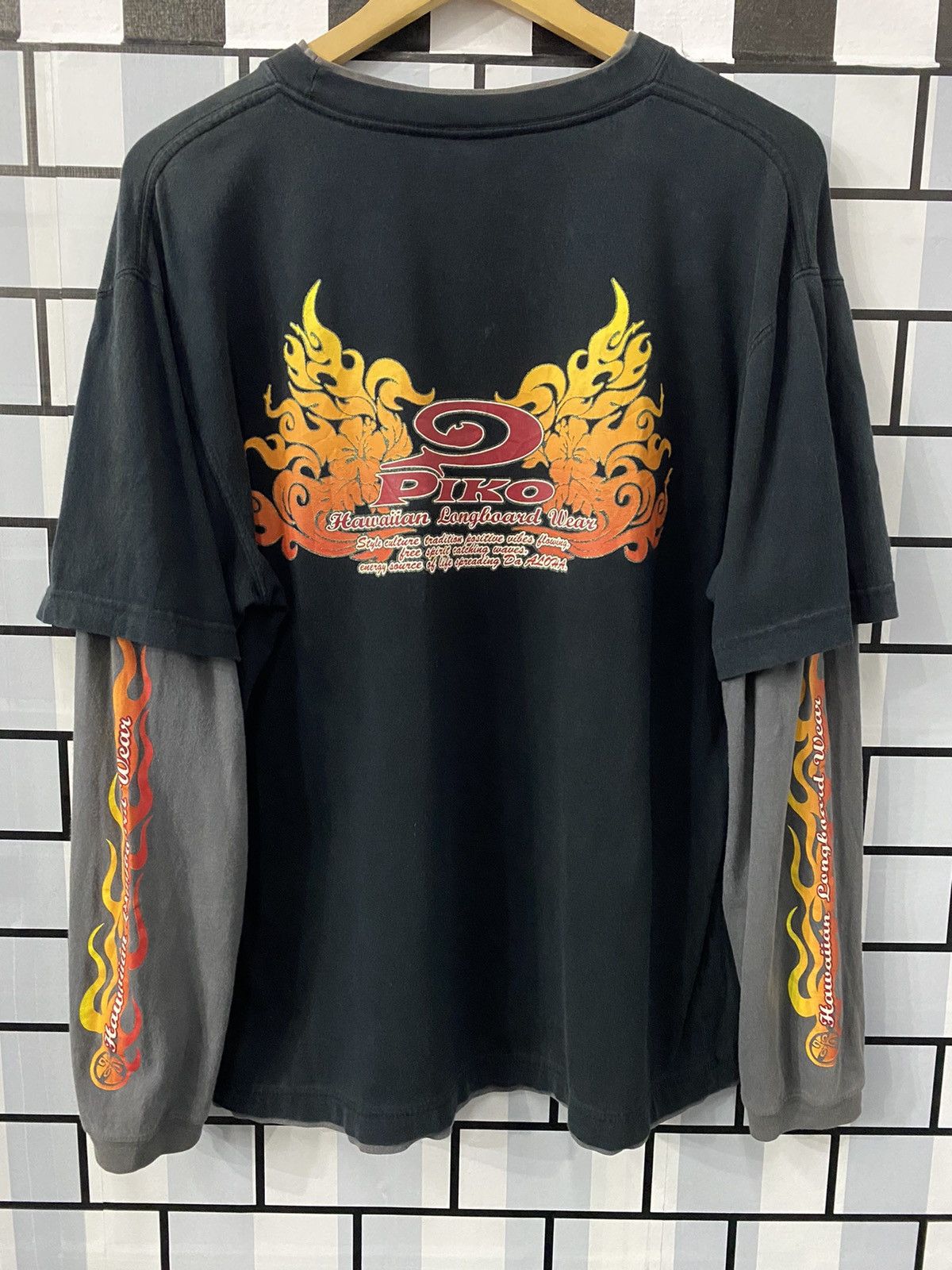 Japanese Brand PIKO🔥Fire🔥Hawaiian Tatoo Design Surf Shirt Size US L / EU 52-54 / 3 - 1 Thumbnail