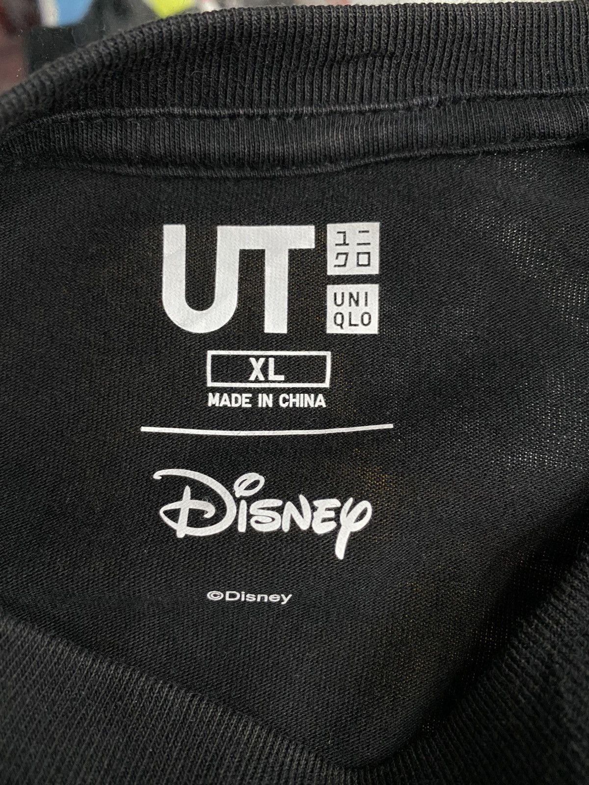 Uniqlo UNIQLO Pirates Of Caribbean Official Tshirt Size US L / EU 52-54 / 3 - 6 Thumbnail