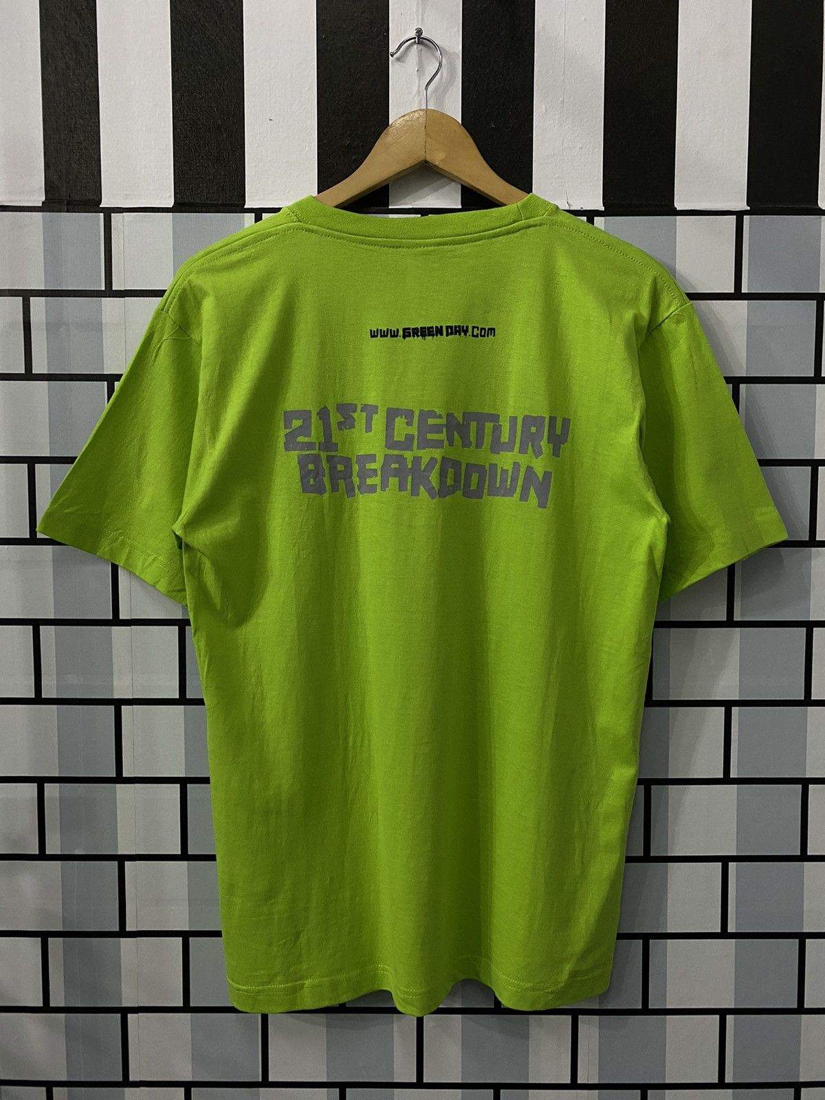 Band Tees GREENDAY 21st Century Breakdown Album tshirt Size US M / EU 48-50 / 2 - 4 Thumbnail