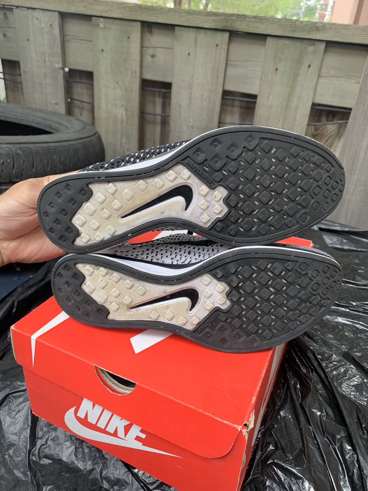Nike Flyknit Racer Oreo Size US 7 / EU 40 - 4 Thumbnail