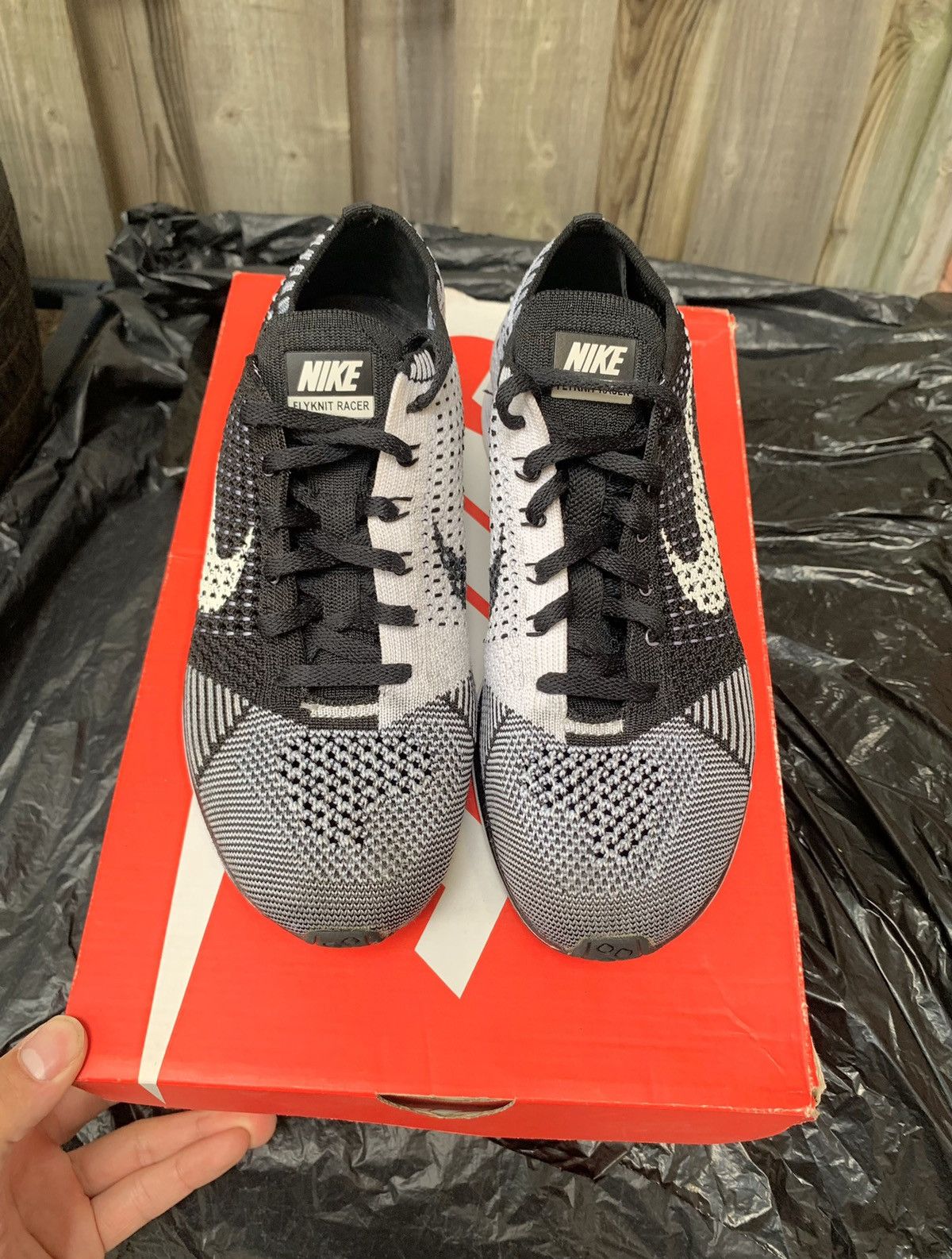 Nike Flyknit Racer Oreo Size US 7 / EU 40 - 2 Thumbnail