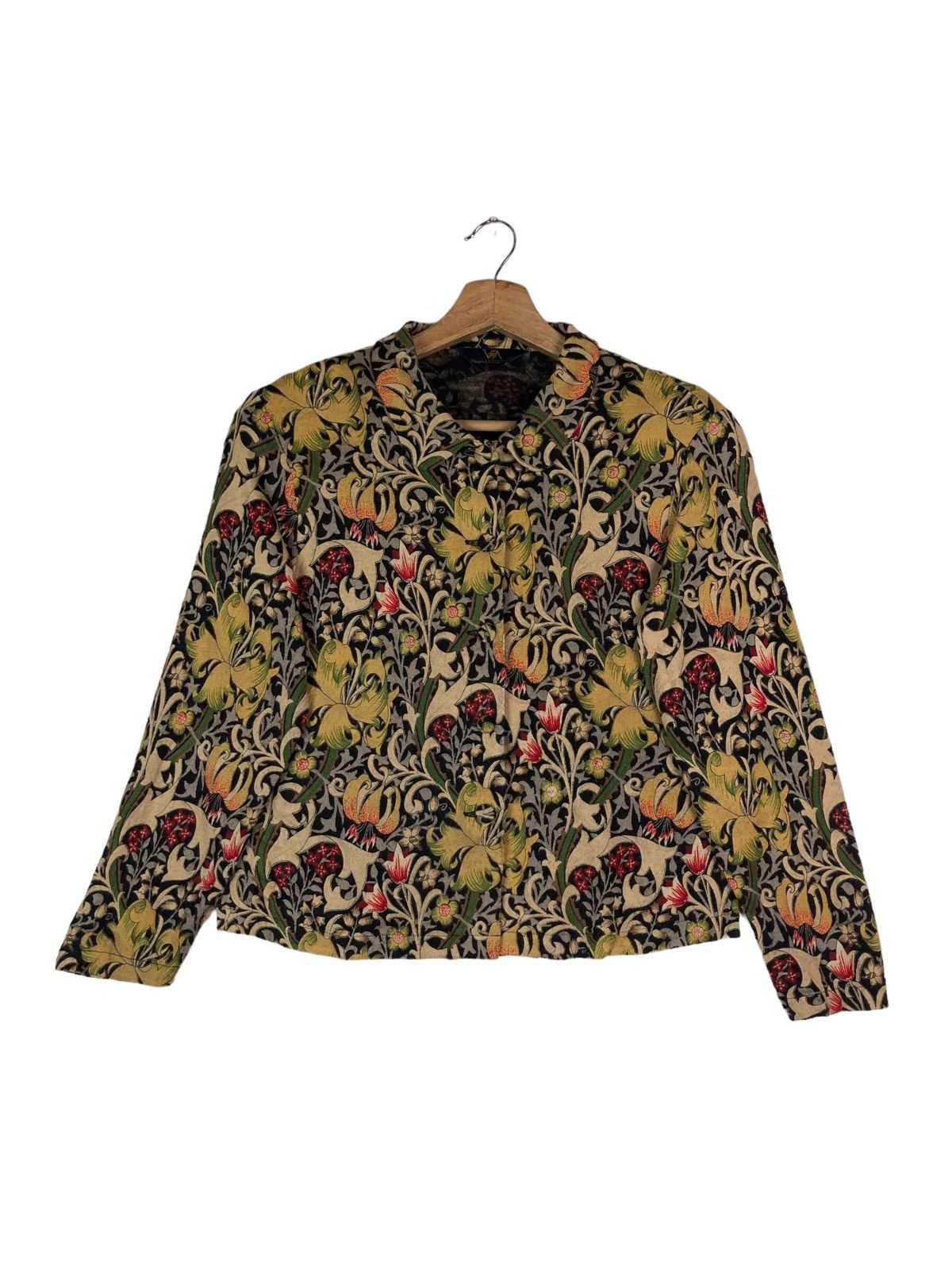image of Archival Clothing Victoria & Albert Museum London Collection Floral Blouse, Women's (Size Medium)