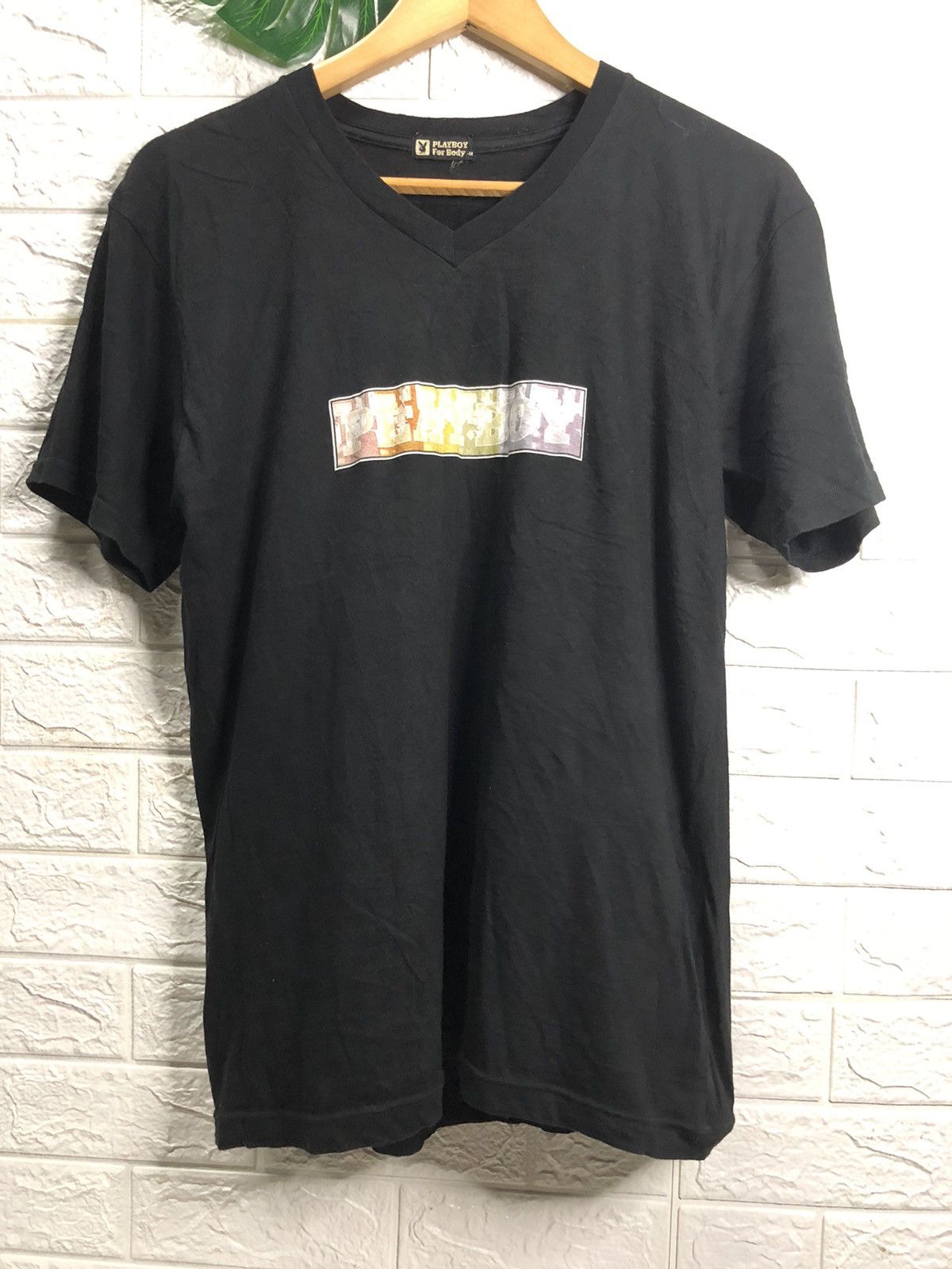 VINTAGE PLAY BOY V NECK BOX MAN 👨 LOGO TEE