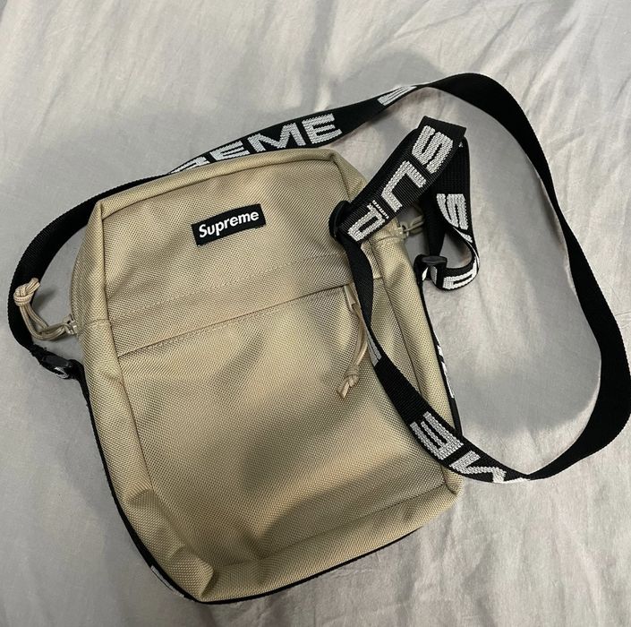 supreme 18ss shoulder bag 赤 原本付属 - バッグ