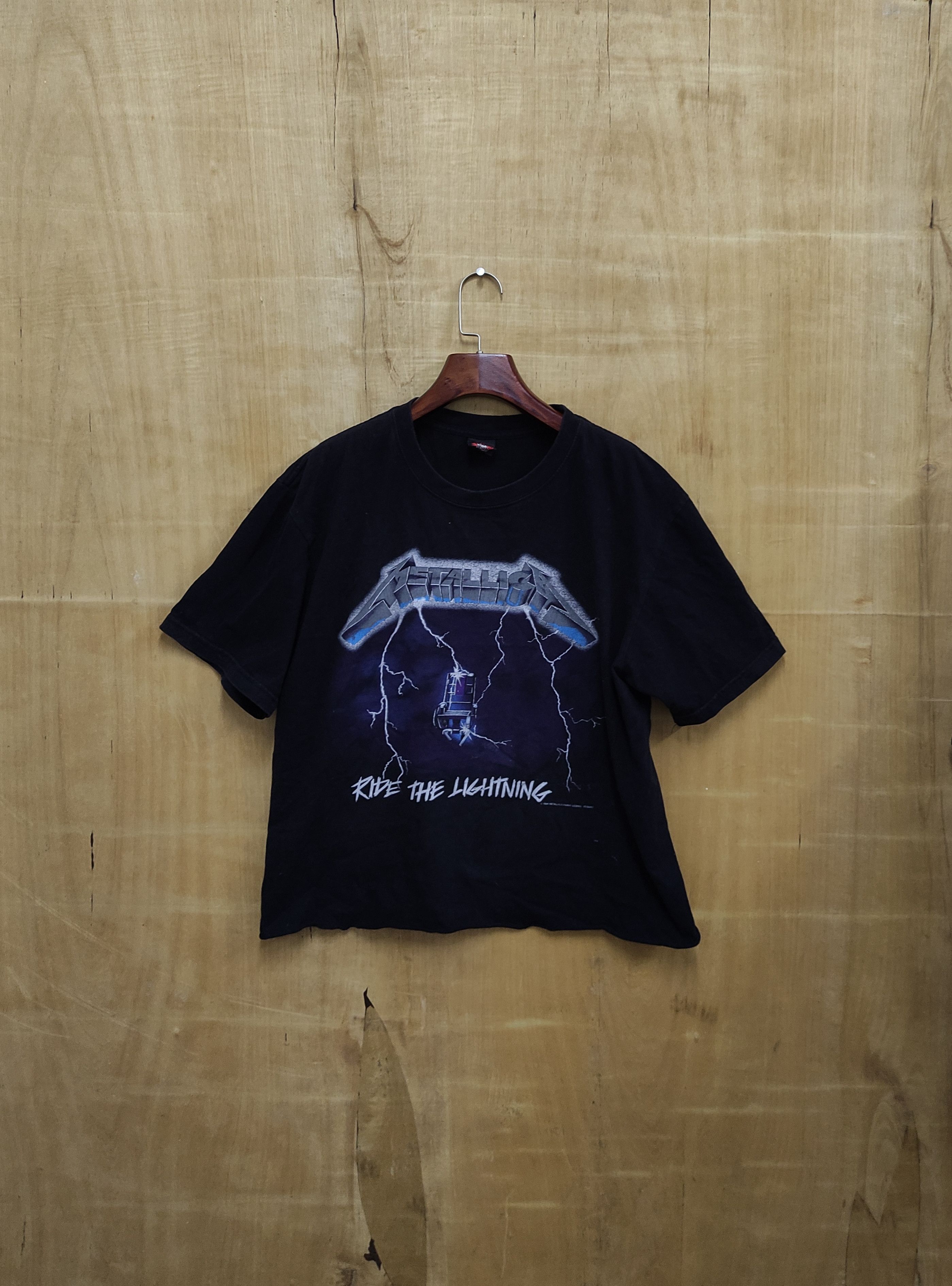 Band Tees METALLICA VINTAGE BOOTLEG 1994 CROPPED T-SHIRT Size US M / EU 48-50 / 2 - 2 Thumbnail