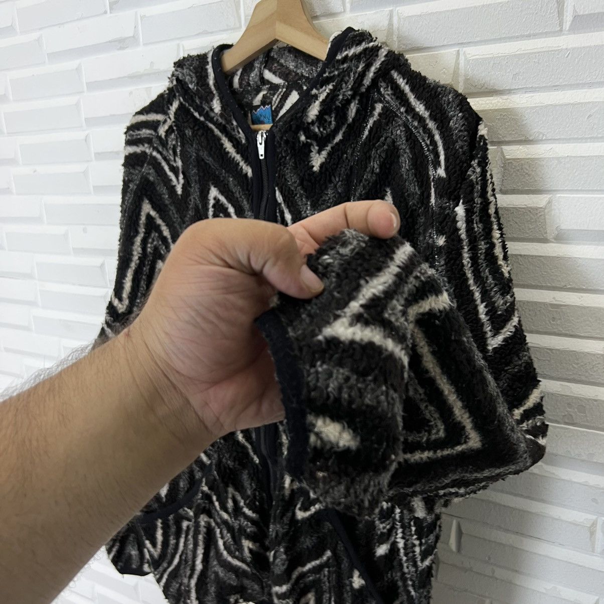 Japanese Brand RARE SUNNY SPORTS NAVAJO DESIGN HOODIE JACKET FLEECE PRINTED Size US M / EU 48-50 / 2 - 6 Thumbnail