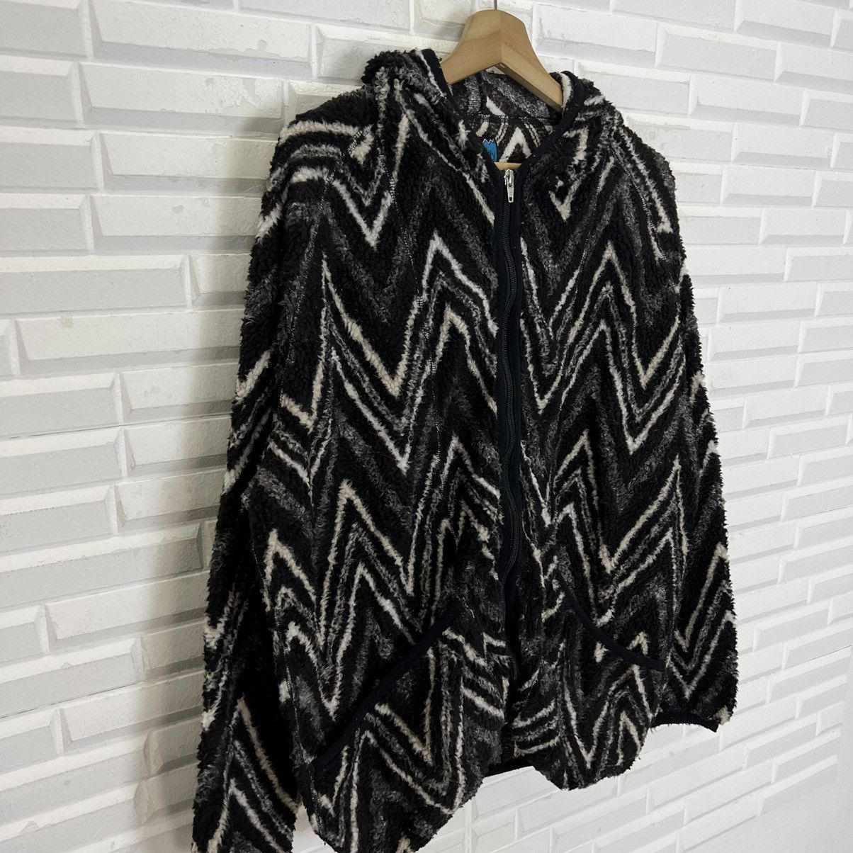 Japanese Brand RARE SUNNY SPORTS NAVAJO DESIGN HOODIE JACKET FLEECE PRINTED Size US M / EU 48-50 / 2 - 5 Thumbnail