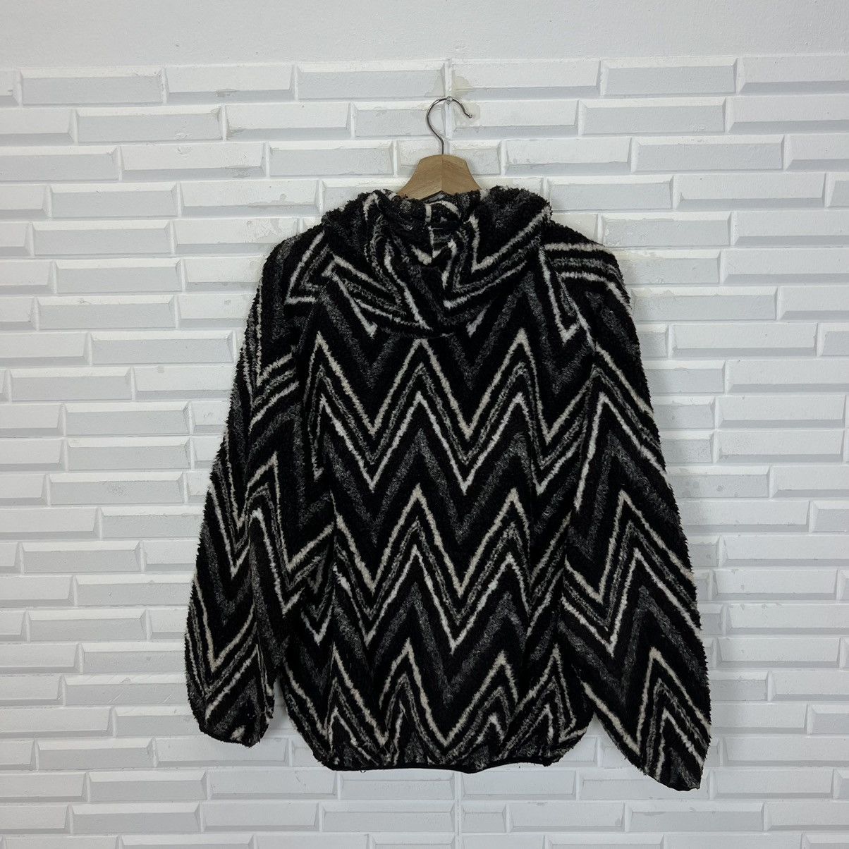 Japanese Brand RARE SUNNY SPORTS NAVAJO DESIGN HOODIE JACKET FLEECE PRINTED Size US M / EU 48-50 / 2 - 7 Thumbnail