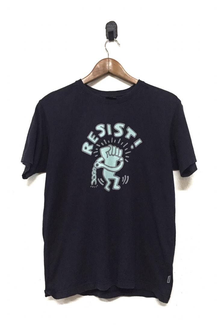 Keith Haring × Uniqlo Keith haring RESIST shirt Size US M / EU 48-50 / 2 - 1 Thumbnail