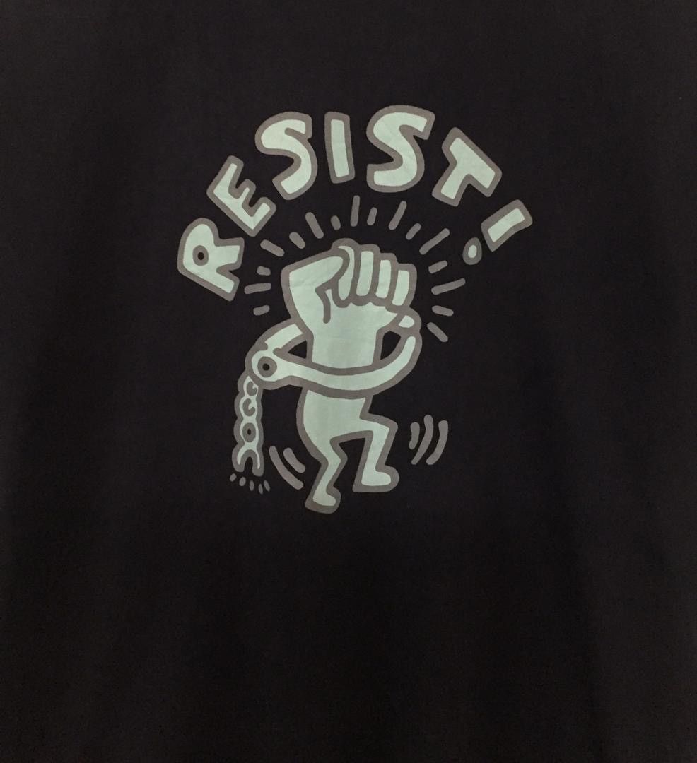 Keith Haring × Uniqlo Keith haring RESIST shirt Size US M / EU 48-50 / 2 - 4 Thumbnail