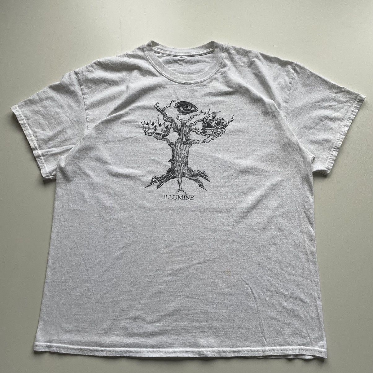 Vintage Vintage Y2K Illuminati Art Graphic T shirt Made In USA Size US XL / EU 56 / 4 - 1 Thumbnail