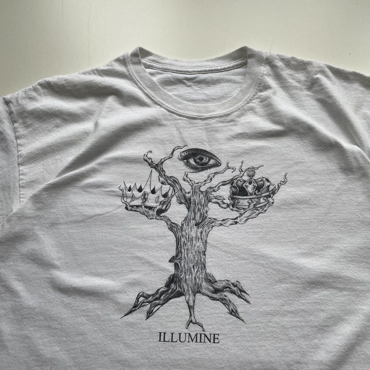 Vintage Vintage Y2K Illuminati Art Graphic T shirt Made In USA Size US XL / EU 56 / 4 - 2 Thumbnail