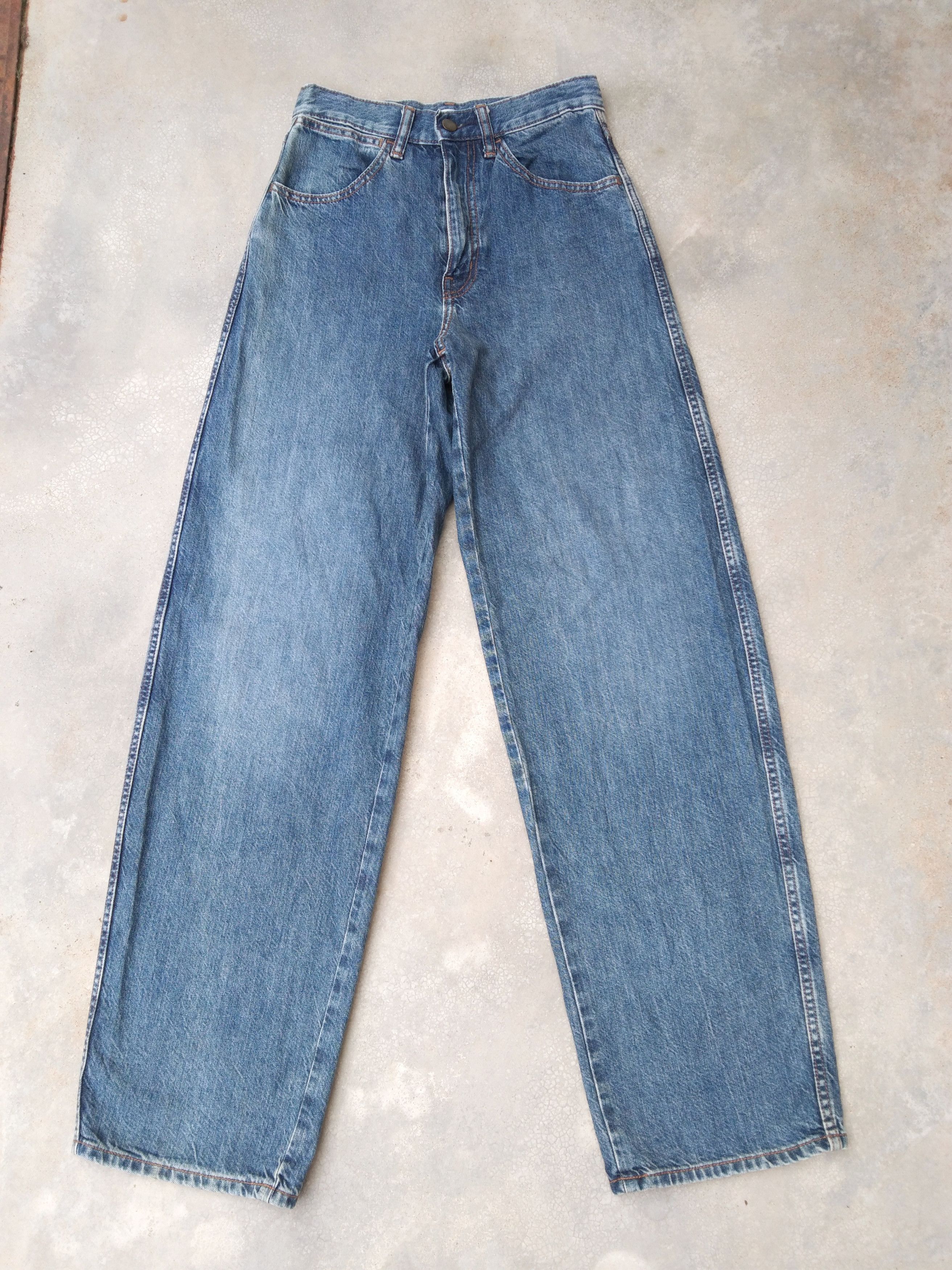Japanese Brand Vintage Uniqlo Loose Baggy Jeans 26x32 Size US 26 / EU 42 - 1 Thumbnail